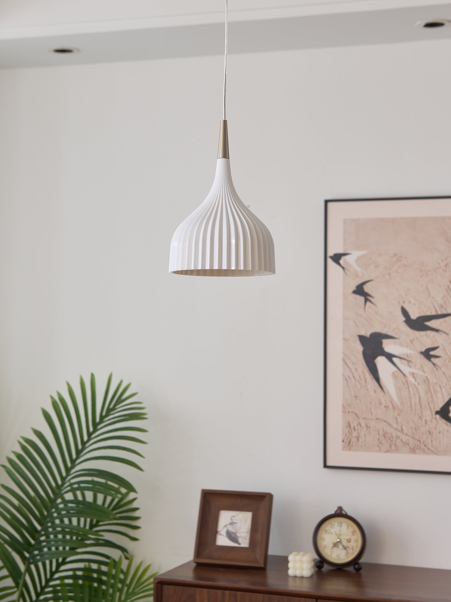 Durven Elegant Pendant Lamp-Neutral Decor