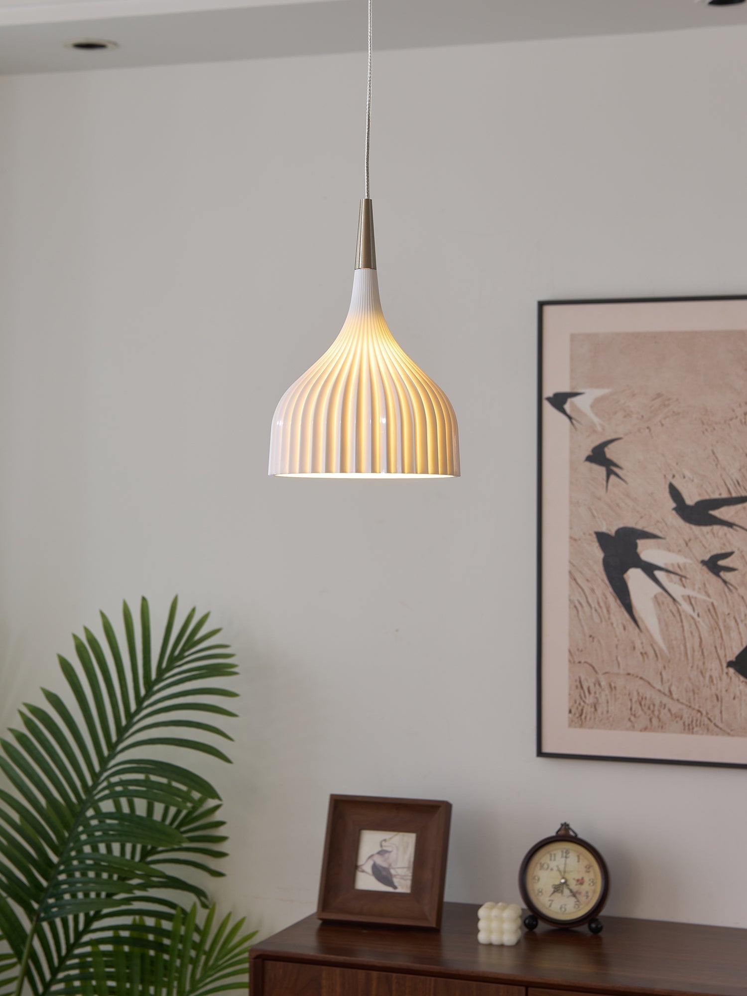 Durven Elegant Pendant Lamp-Neutral Decor