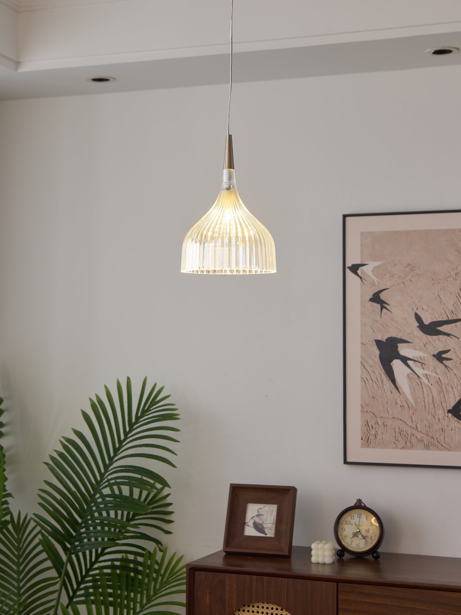 Durven Elegant Pendant Lamp-Neutral Decor