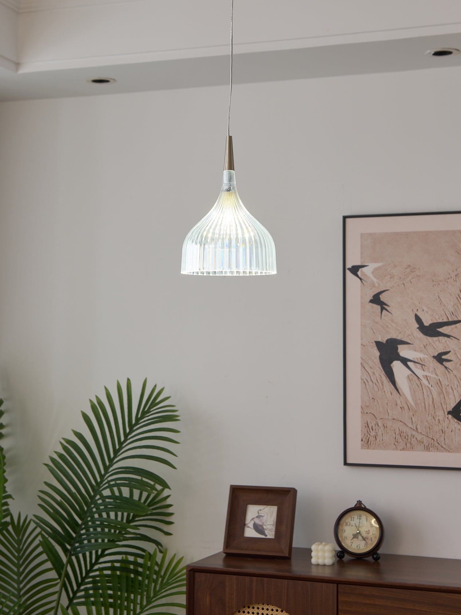Durven Elegant Pendant Lamp-Neutral Decor