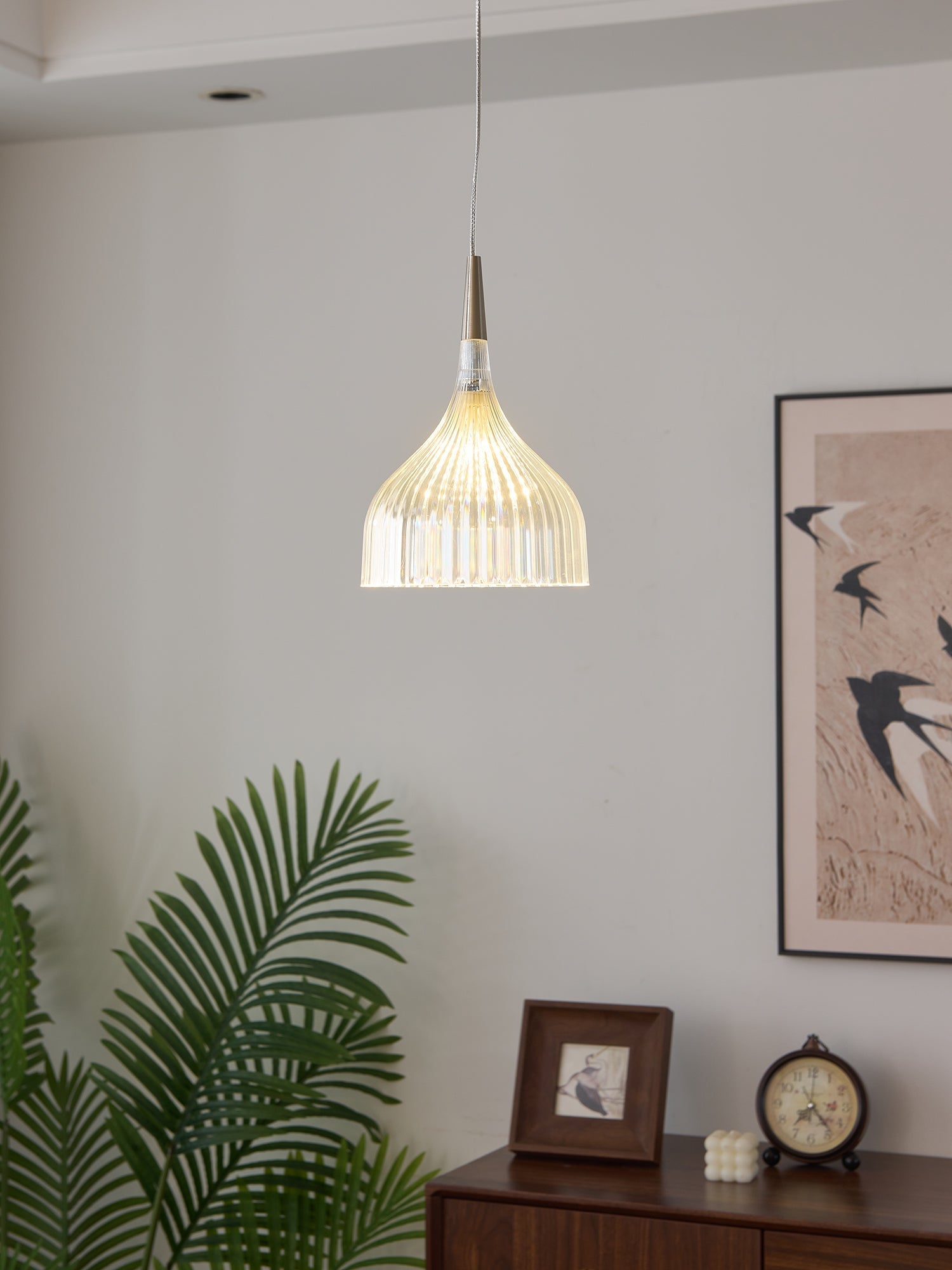 Durven Elegant Pendant Lamp-Neutral Decor