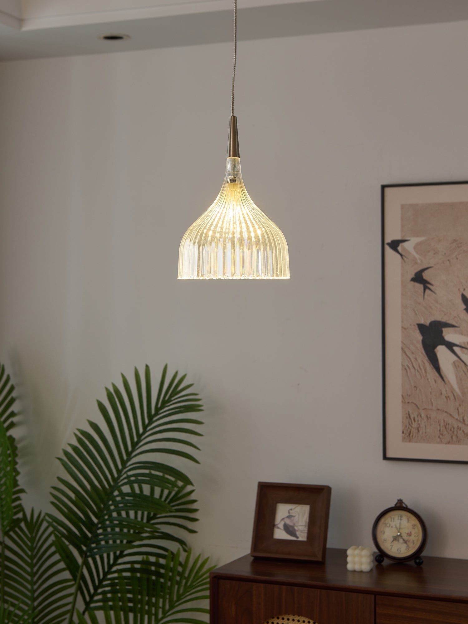 Durven Elegant Pendant Lamp-Neutral Decor