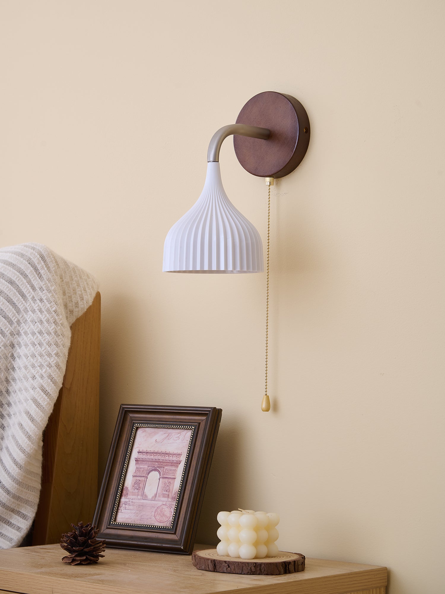 Cimararae Elegance Classic Wood Wall Lamp-Neutral Decor