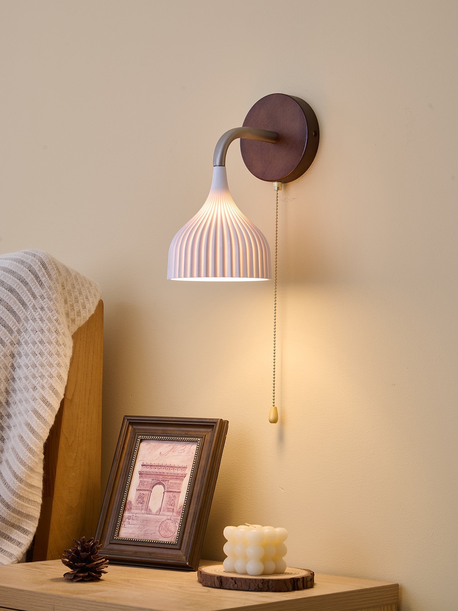 Cimararae Elegance Classic Wood Wall Lamp-Neutral Decor