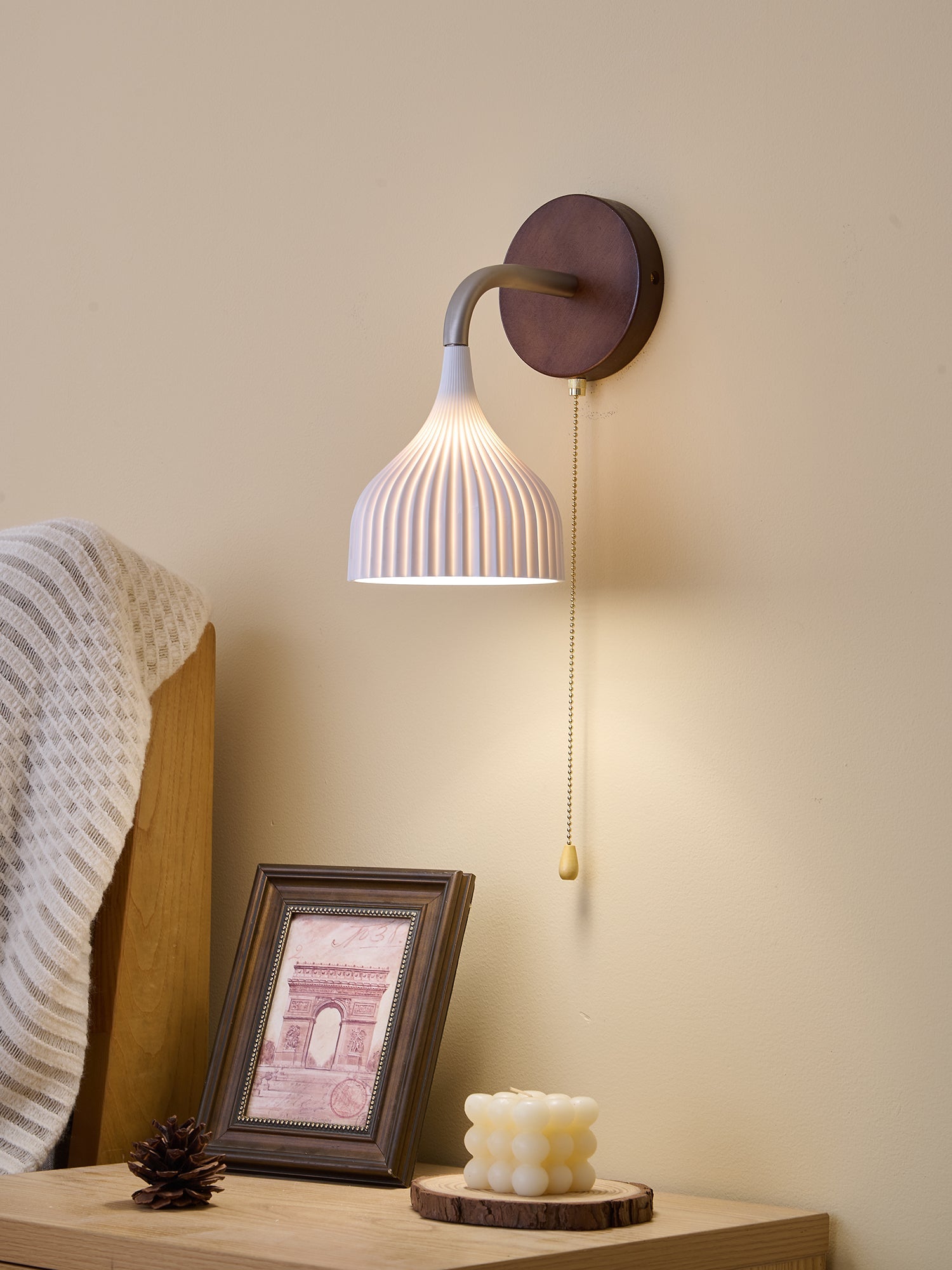 Cimararae Elegance Classic Wood Wall Lamp-Neutral Decor