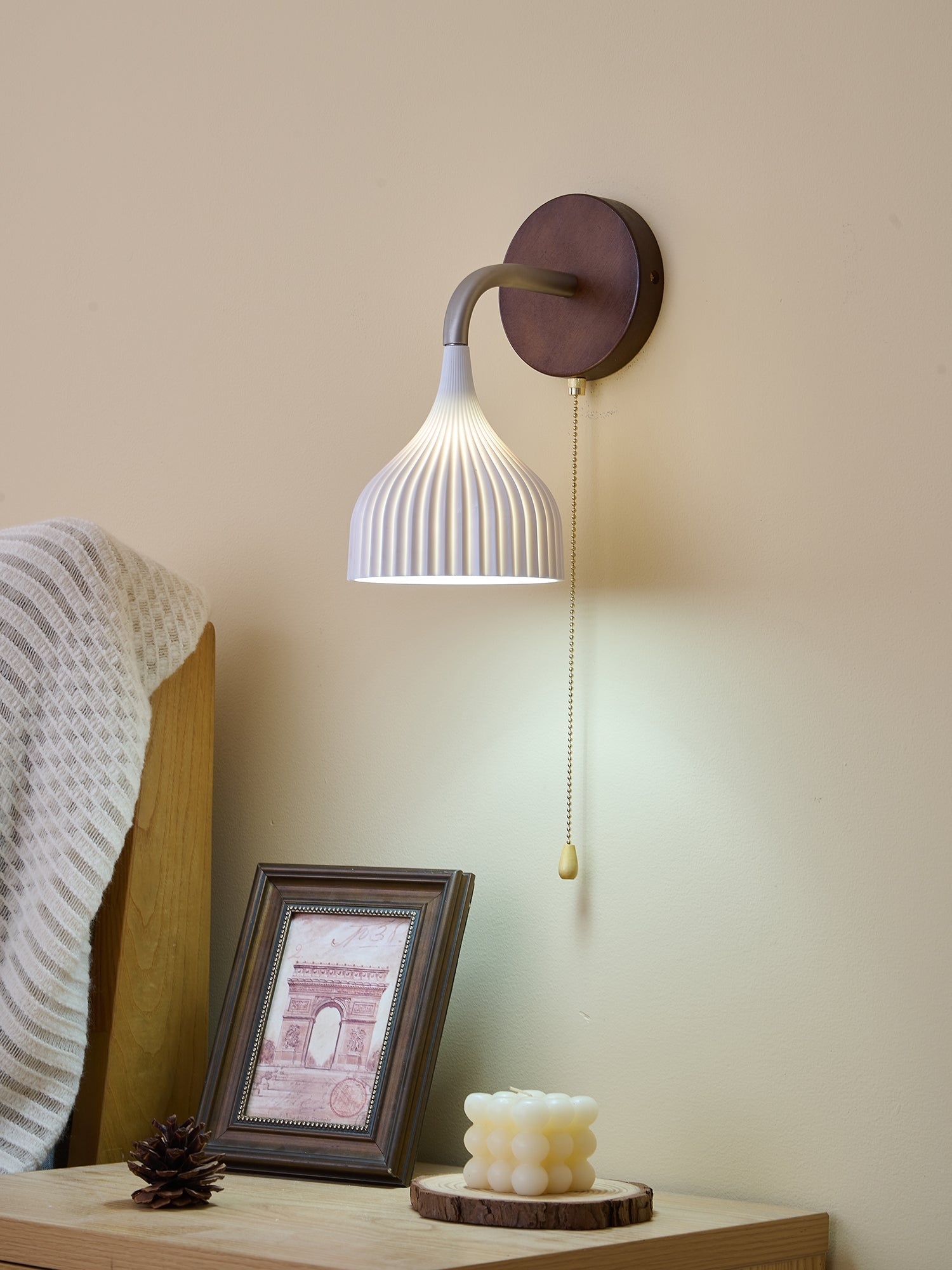 Cimararae Elegance Classic Wood Wall Lamp-Neutral Decor