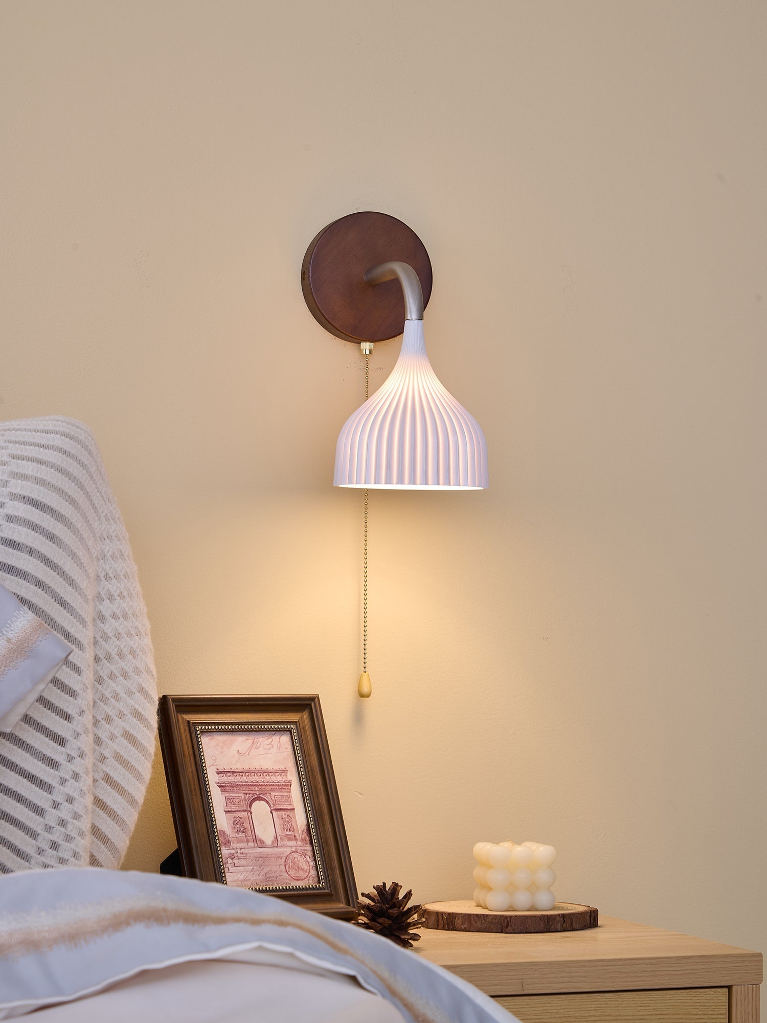 Cimararae Elegance Classic Wood Wall Lamp-Neutral Decor