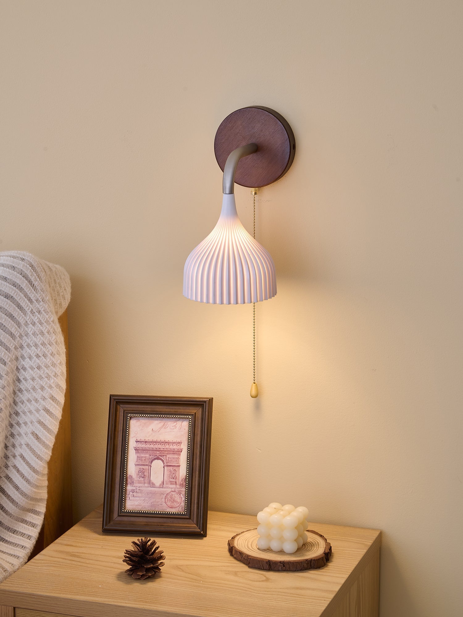 Cimararae Elegance Classic Wood Wall Lamp-Neutral Decor