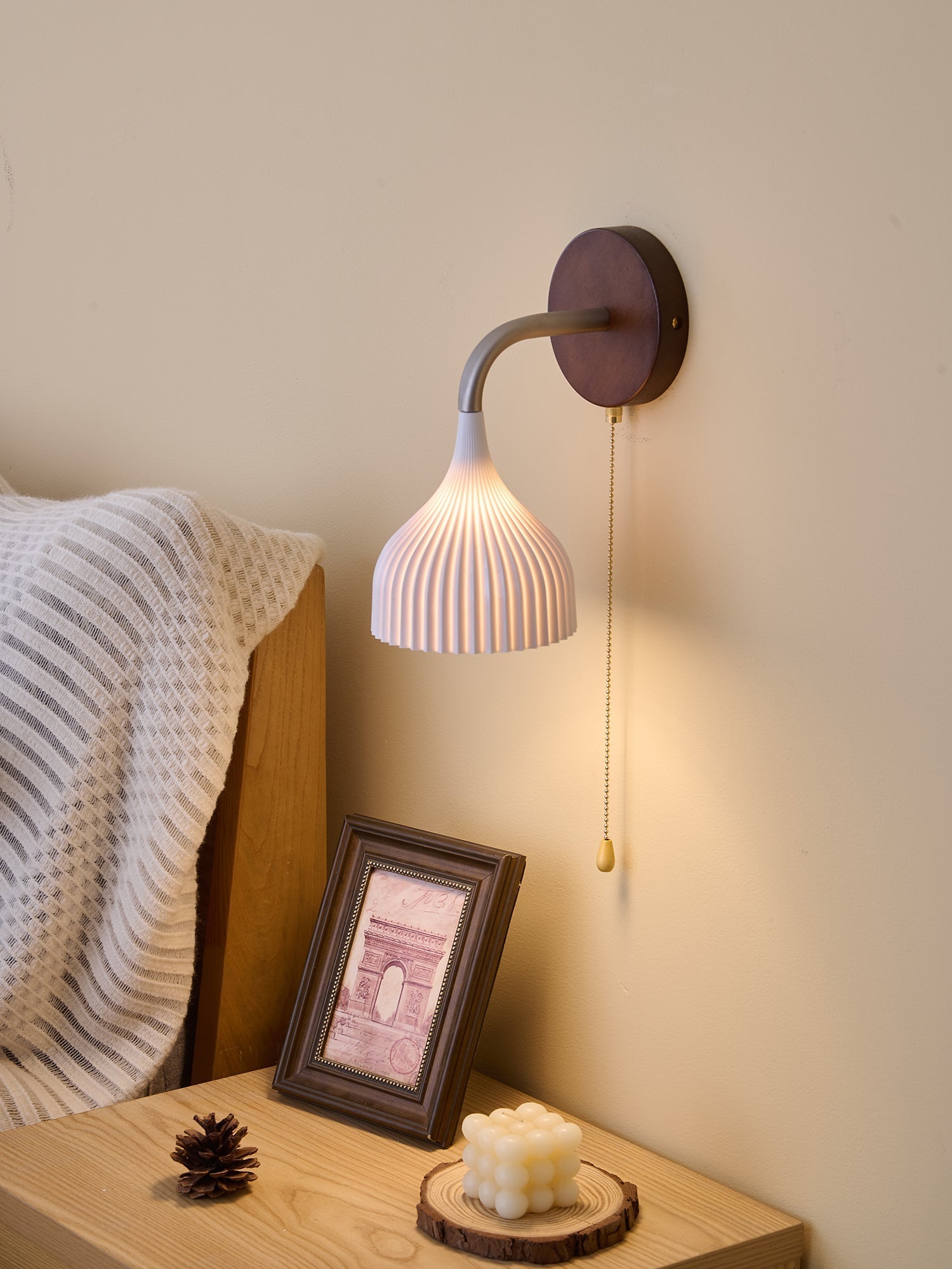 Cimararae Elegance Classic Wood Wall Lamp-Neutral Decor