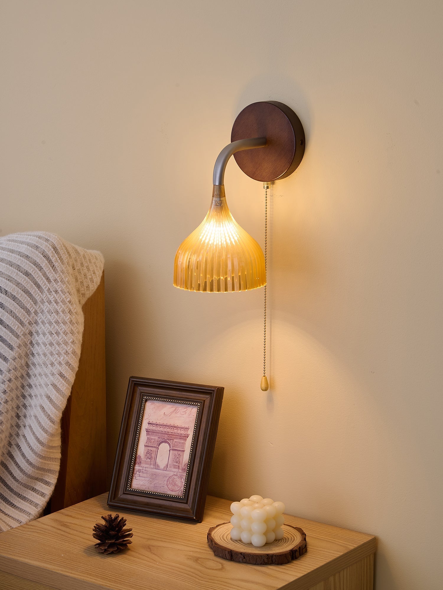 Cimararae Elegance Classic Wood Wall Lamp-Neutral Decor