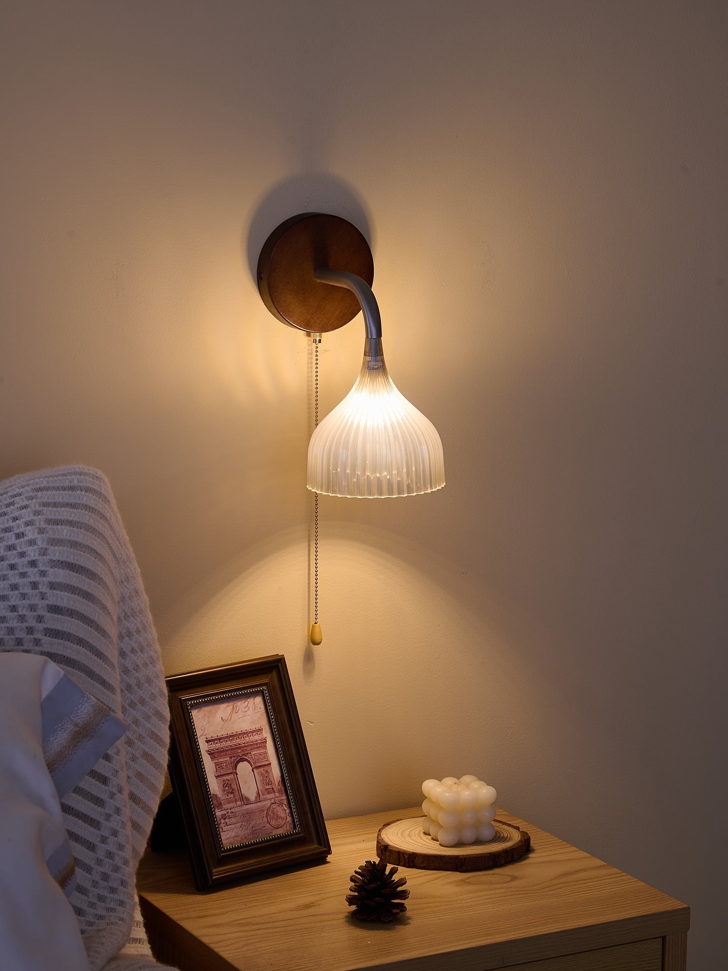 Cimararae Elegance Classic Wood Wall Lamp-Neutral Decor