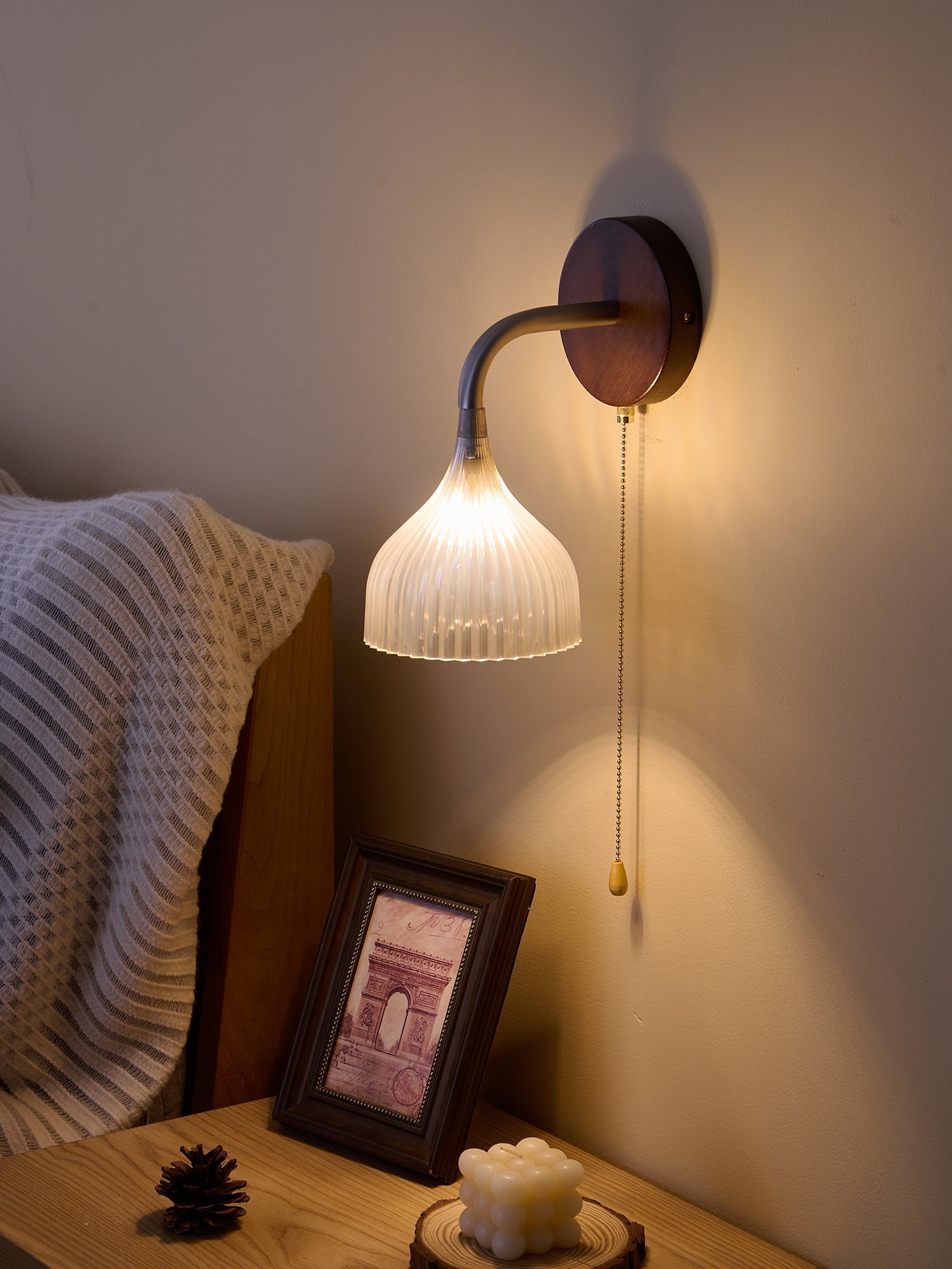 Cimararae Elegance Classic Wood Wall Lamp-Neutral Decor