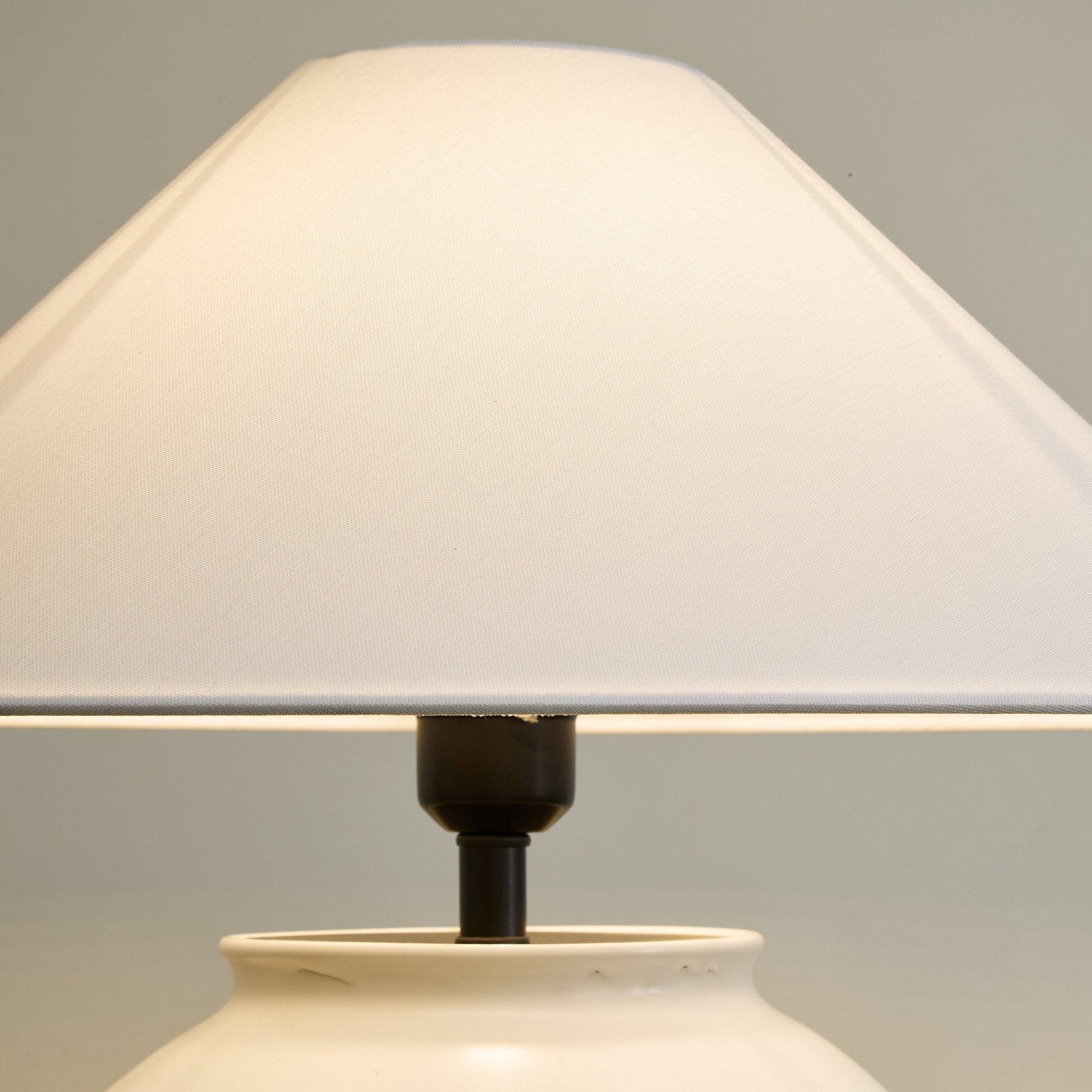 Vaso Classic Fabric Table Lamp-Neutral Decor