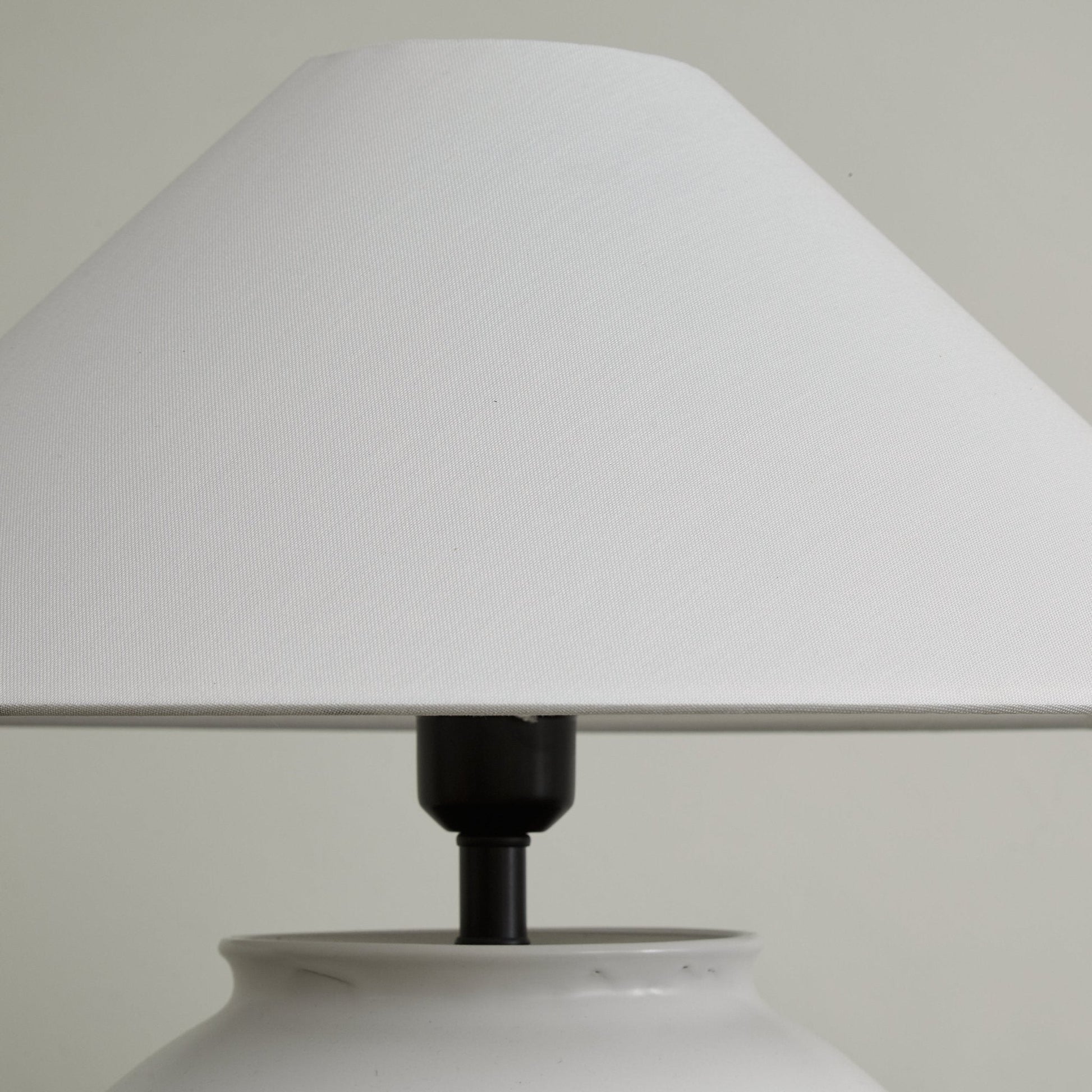 Vaso Classic Fabric Table Lamp-Neutral Decor