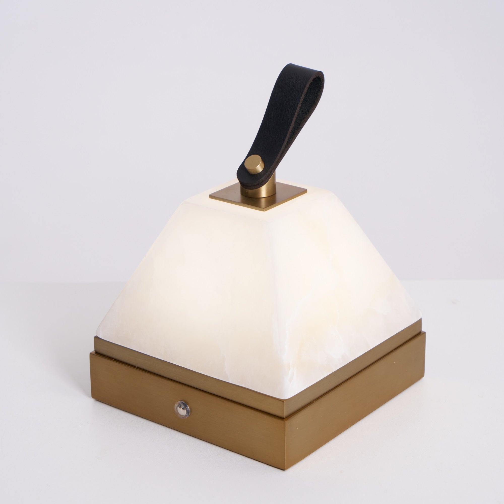 Pyramidale Alabaster Table Lamp with Leather Handle-Neutral Decor