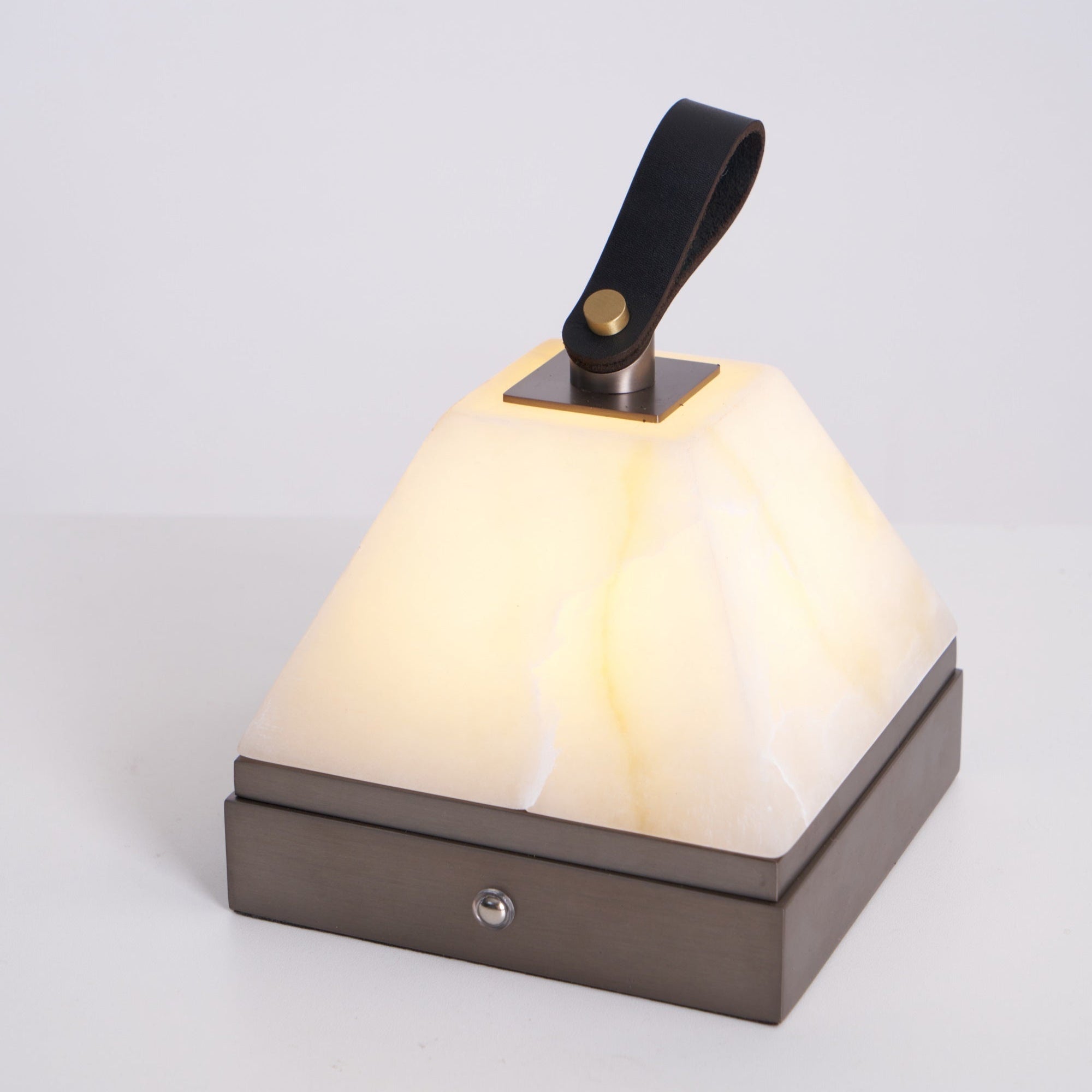 Pyramidale Alabaster Table Lamp with Leather Handle-Neutral Decor