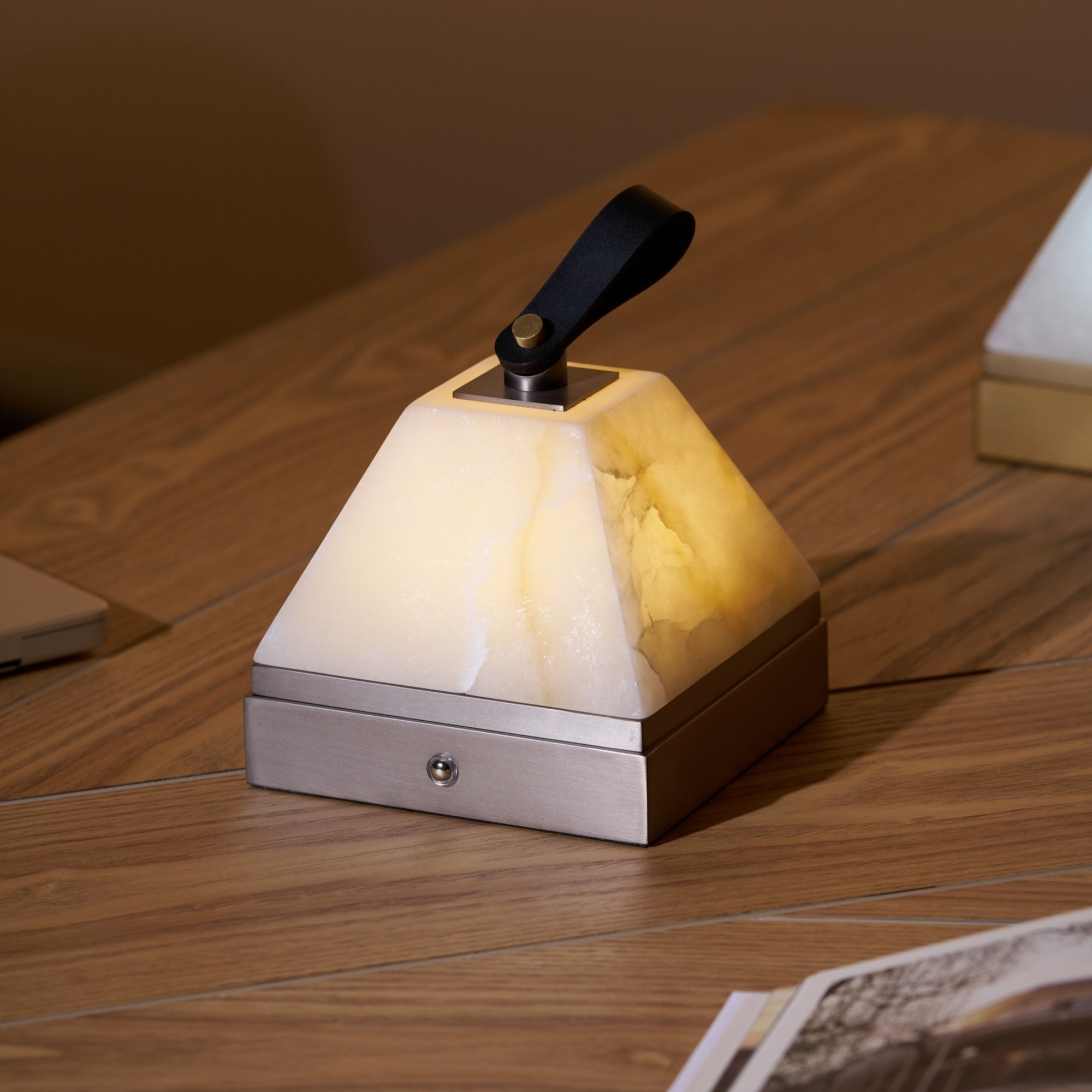 Pyramidale Alabaster Table Lamp with Leather Handle-Neutral Decor