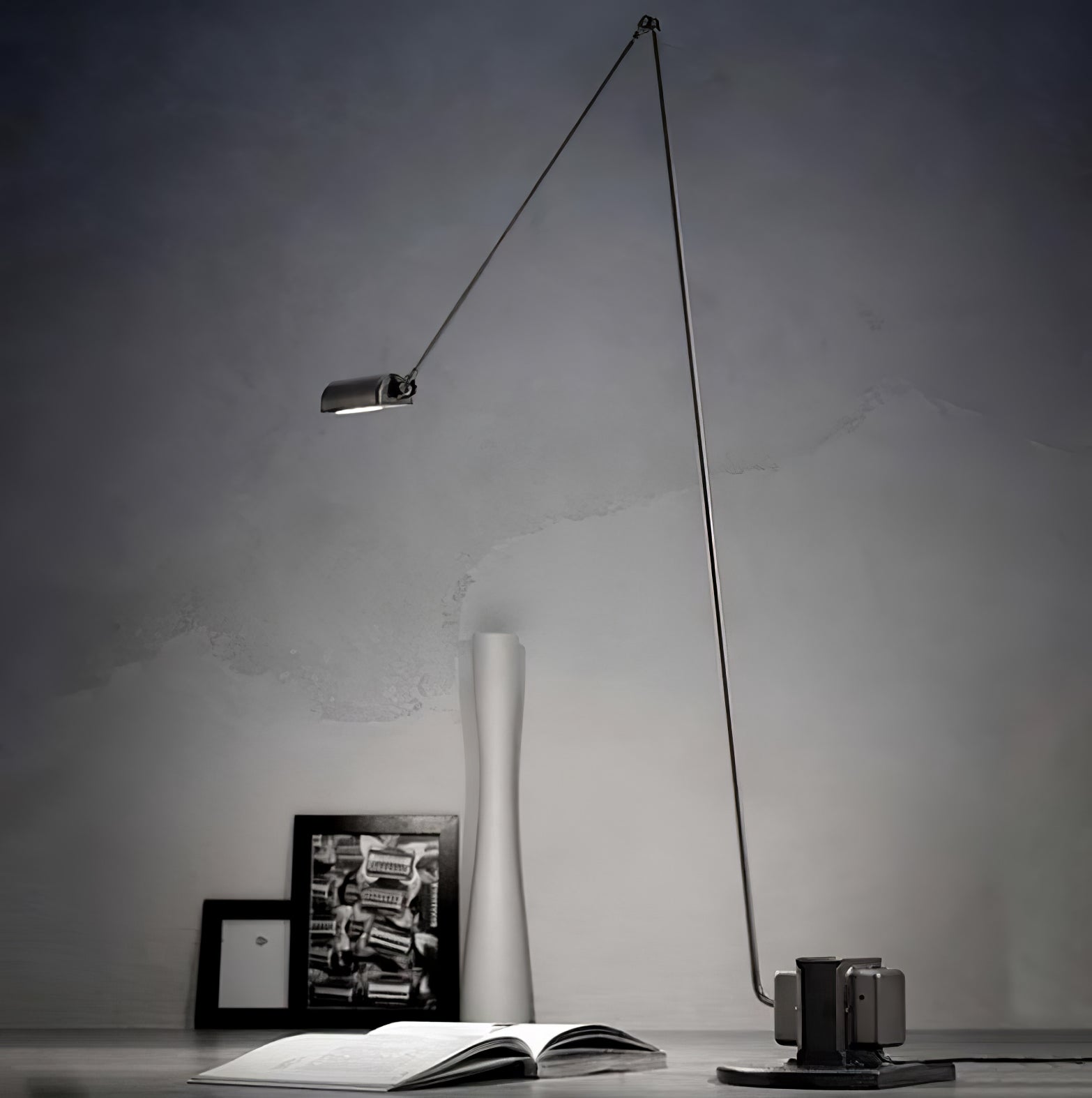 Orvyn Minimalist Table Lamp-Neutral Decor