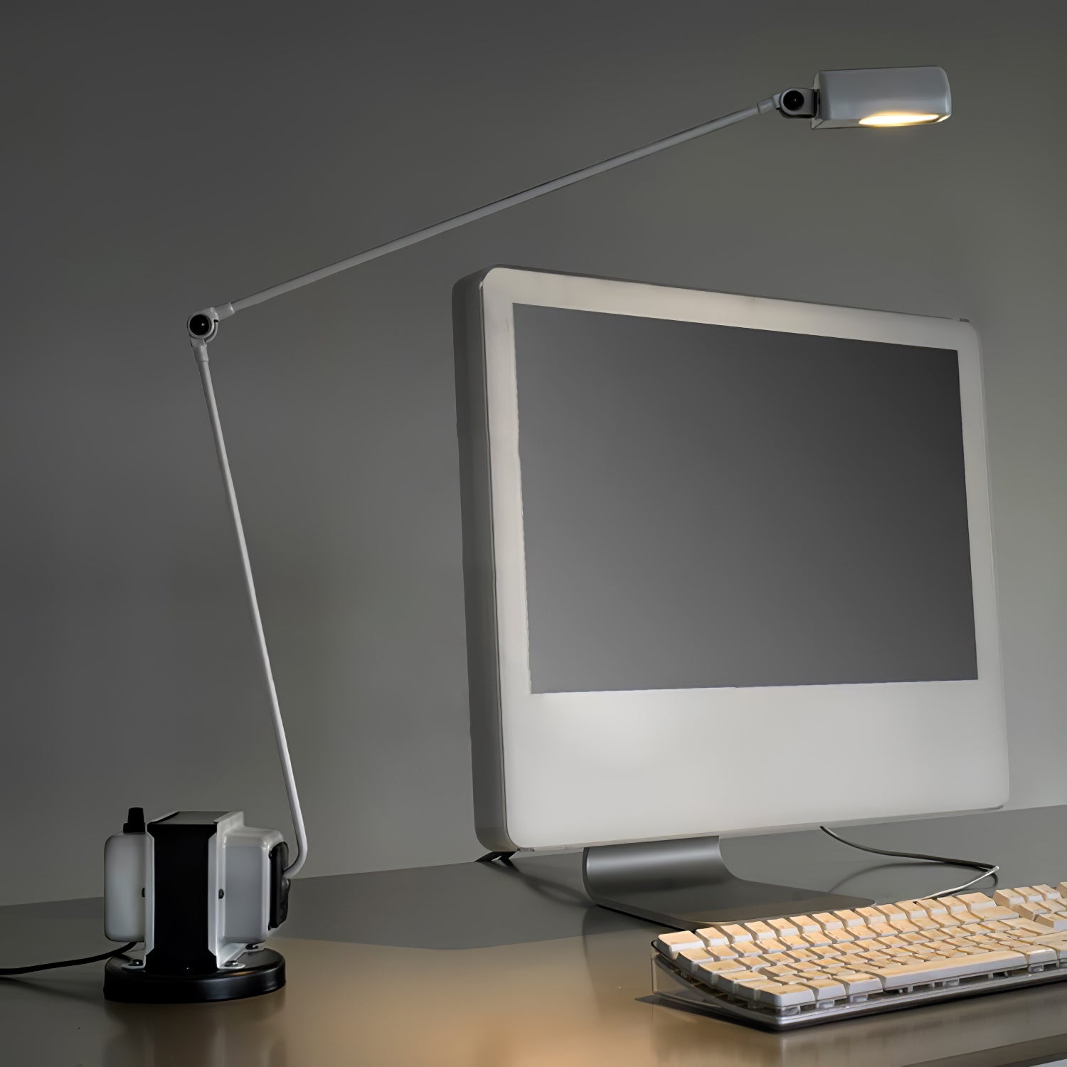 Orvyn Minimalist Table Lamp-Neutral Decor