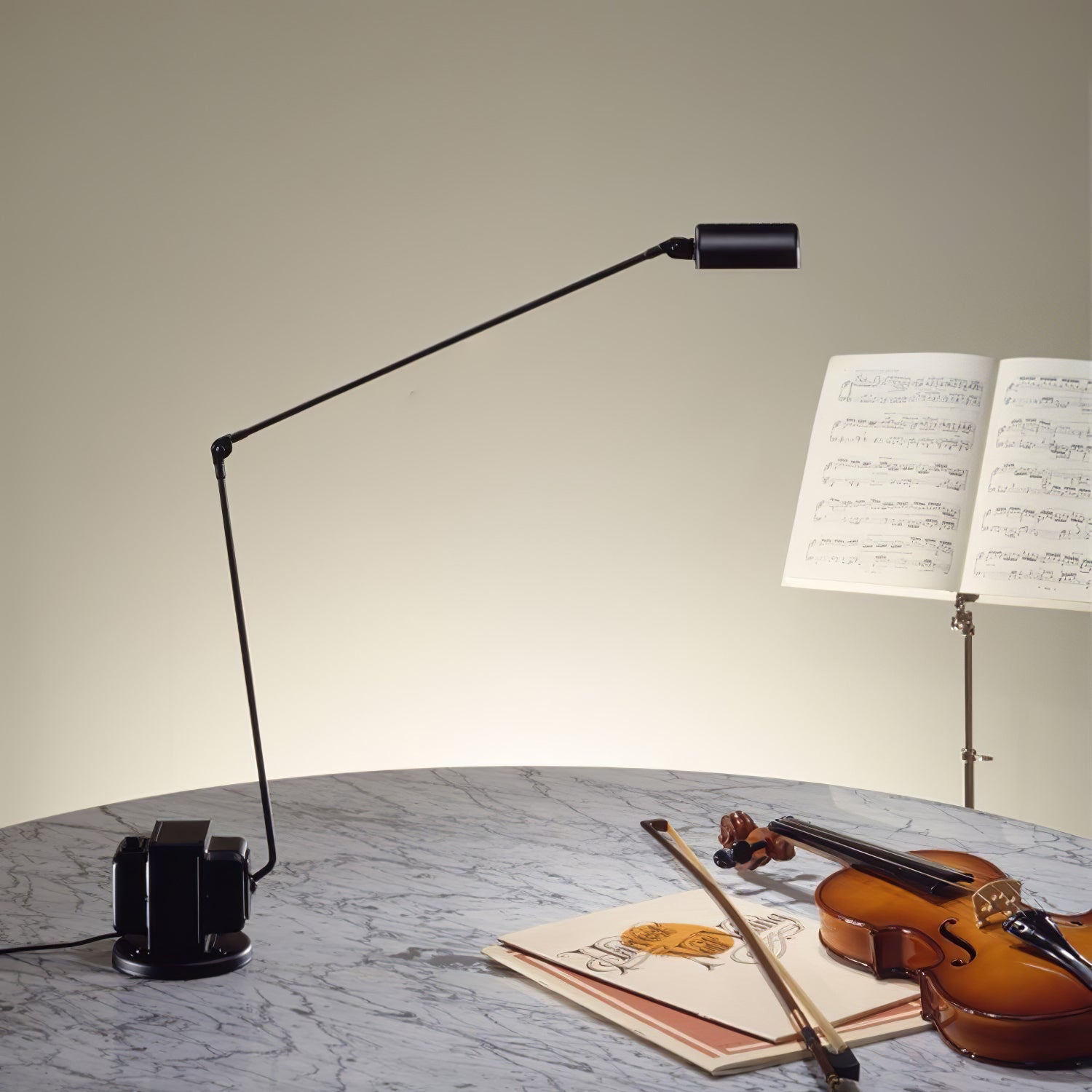 Orvyn Minimalist Table Lamp-Neutral Decor