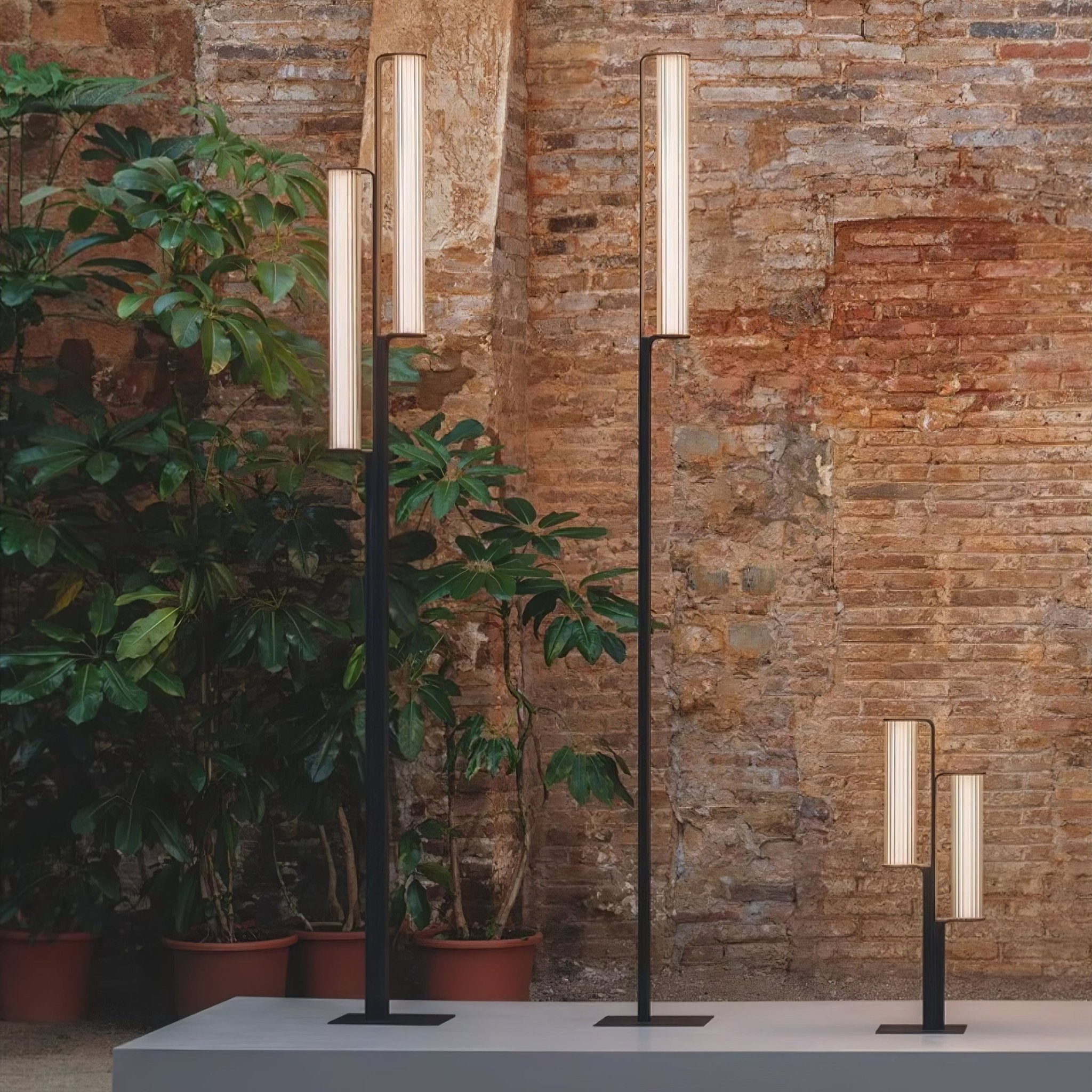 Reldax Arc Outdoor Post Lamp-Neutral Decor
