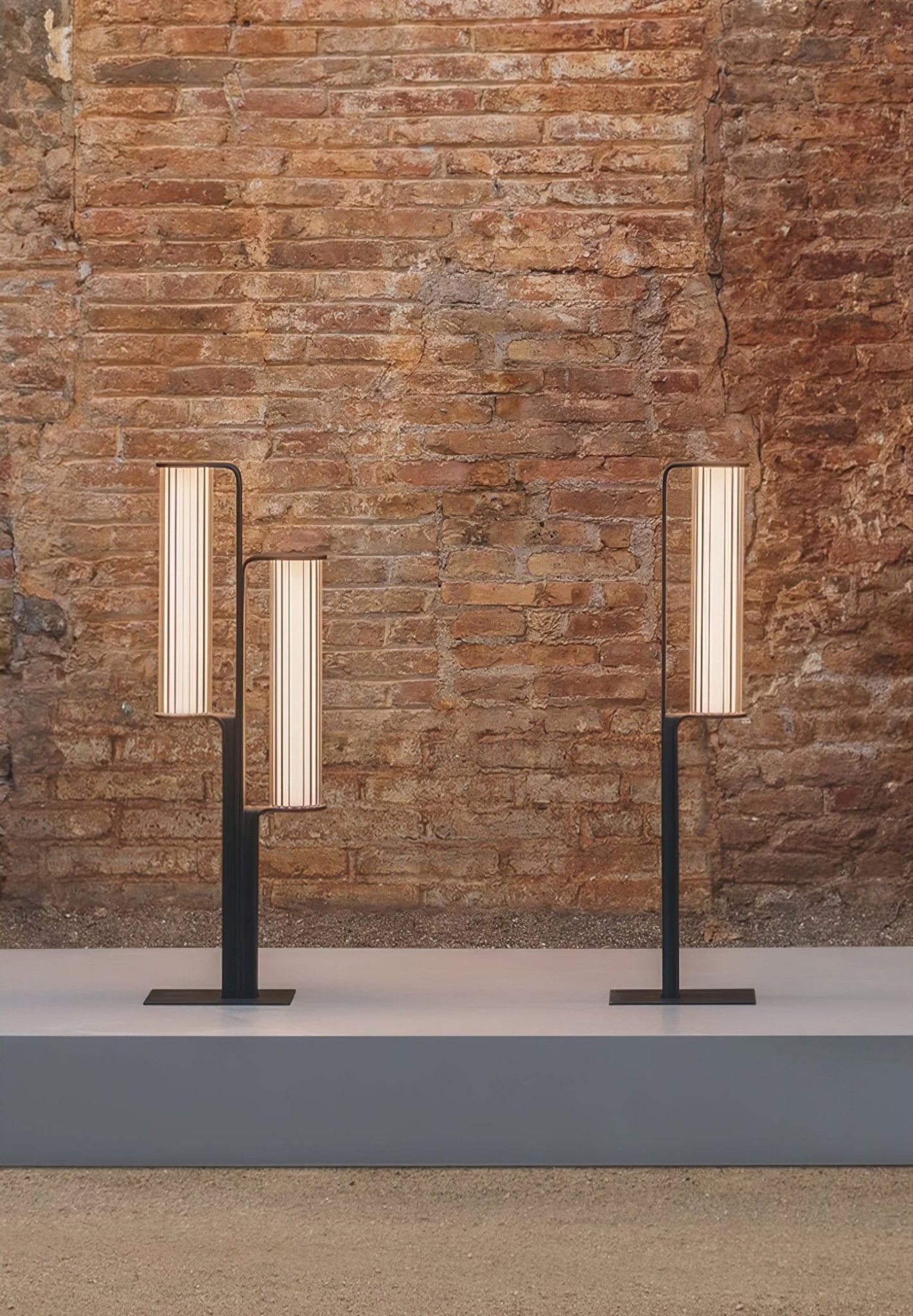 Wistyn Arc Duo Outdoor Lamp-Neutral Decor