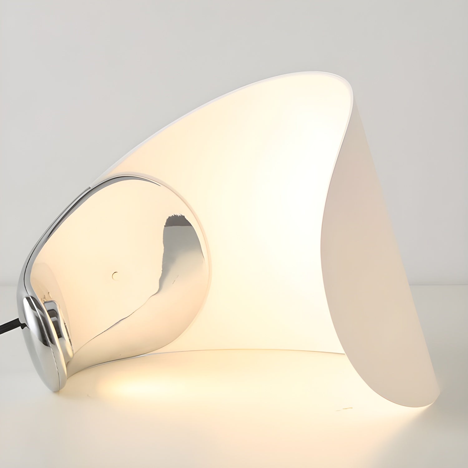 Lunora Elegant Flow Table Lamp-Neutral Decor