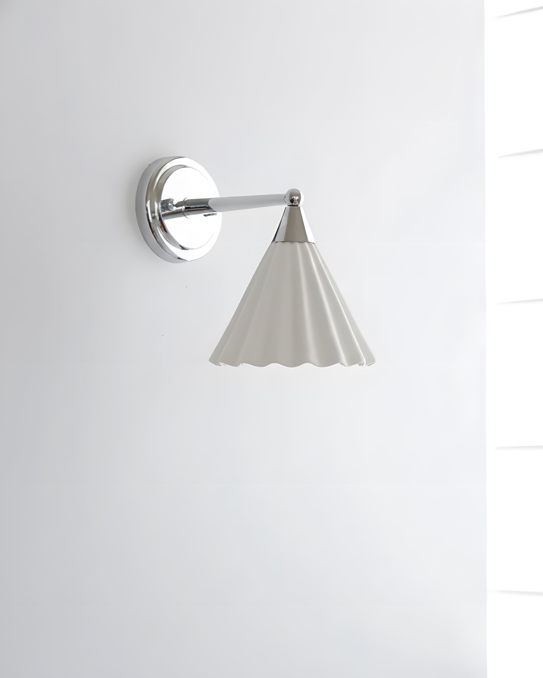 Lyla Wall Lamp