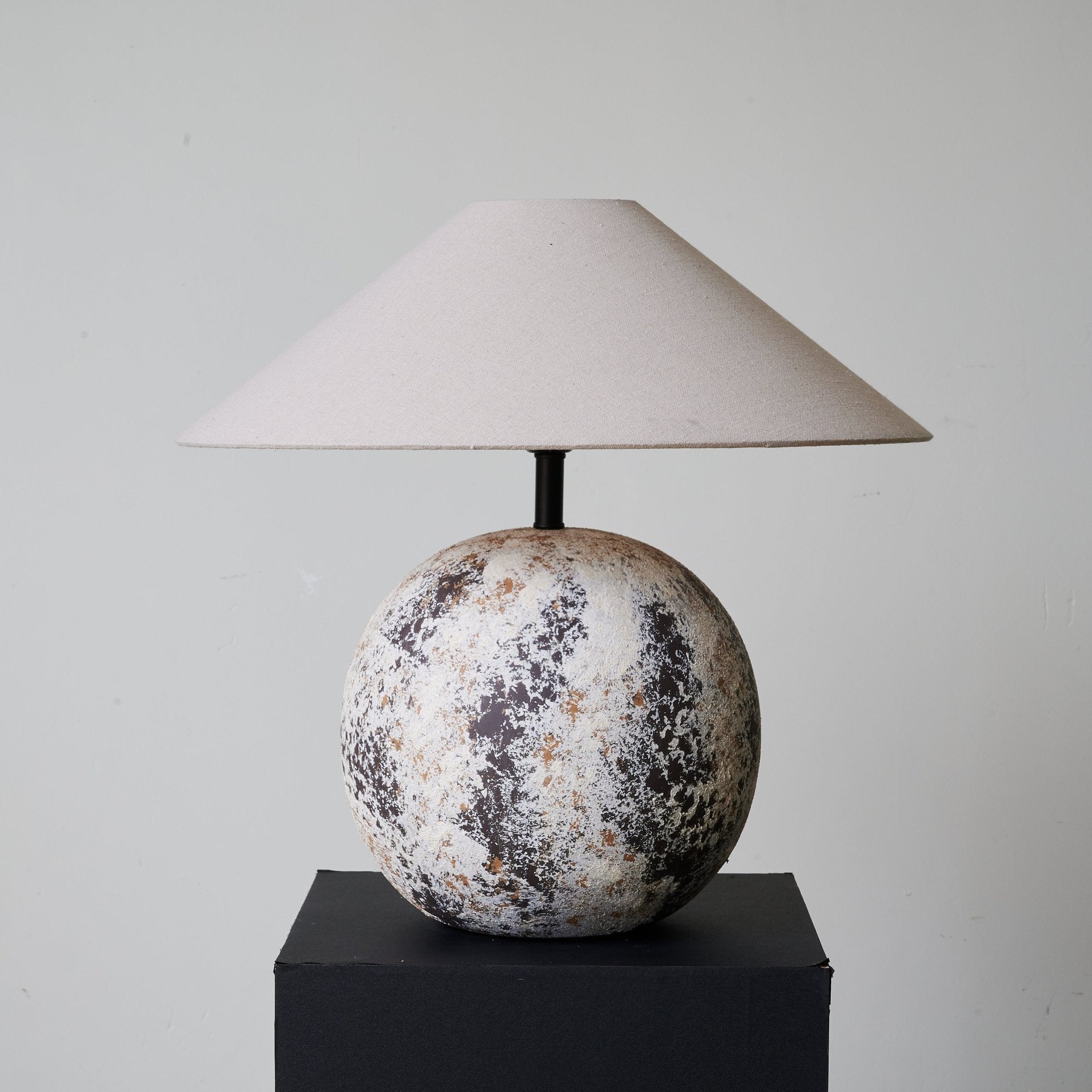 Kira Modern Table Lamp-Neutral Decor