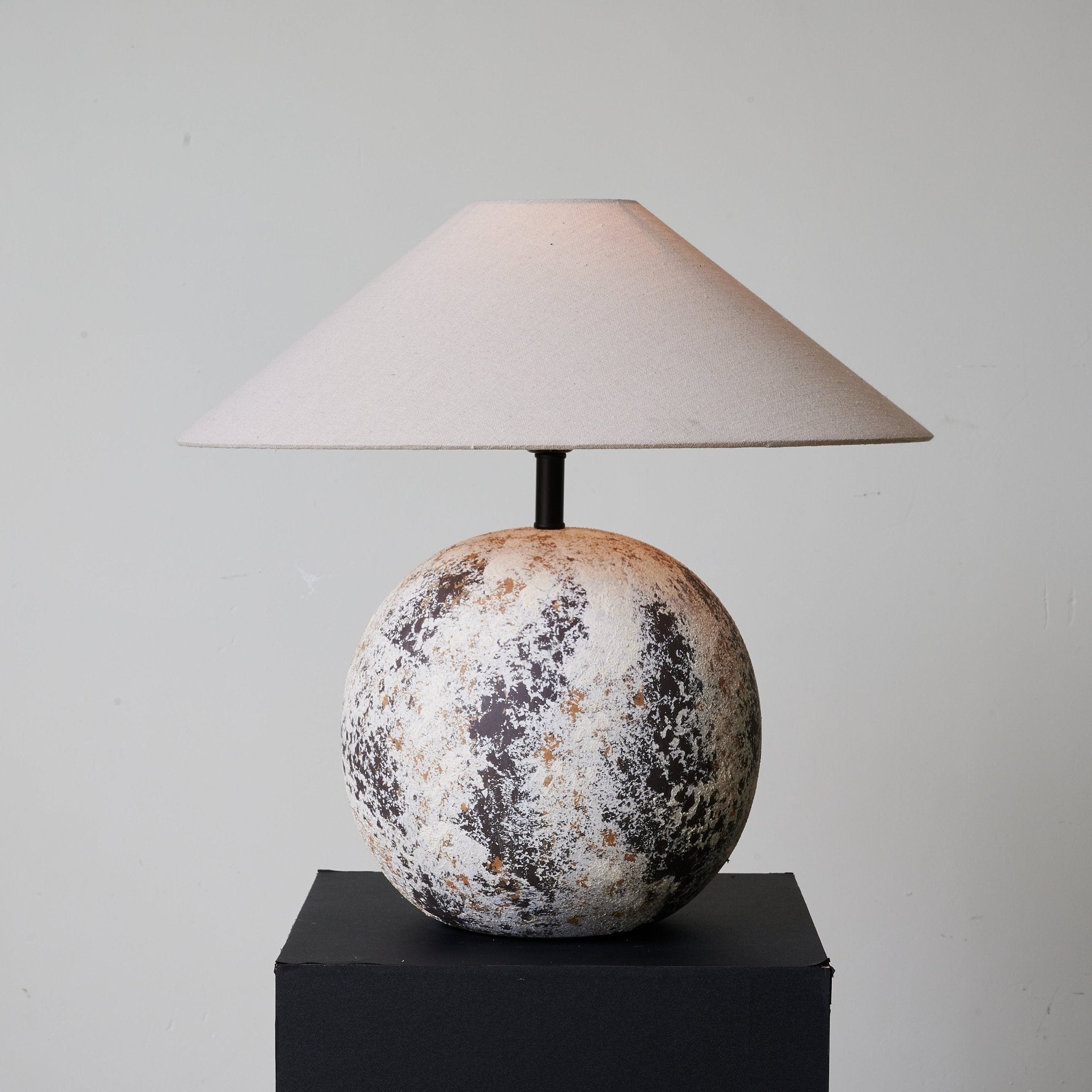 Kira Modern Table Lamp-Neutral Decor