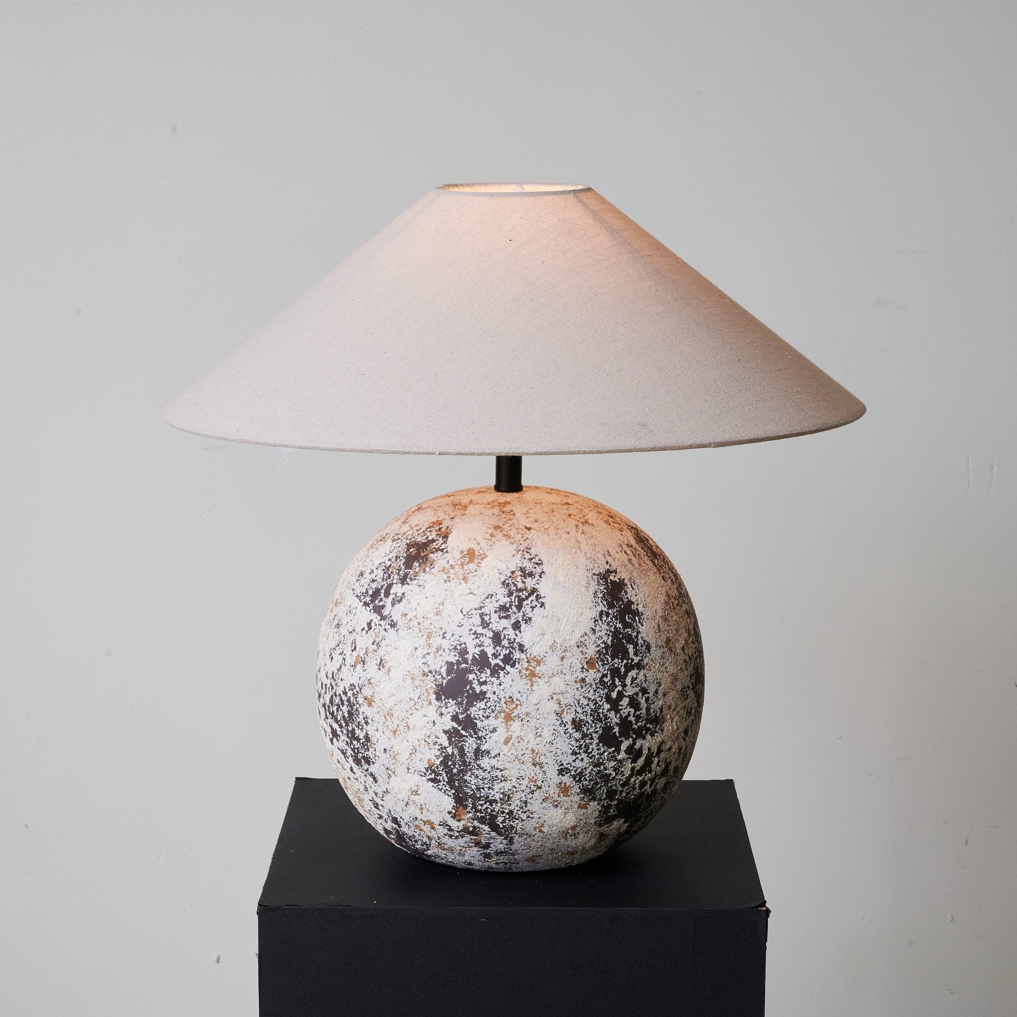 Kira Modern Table Lamp-Neutral Decor