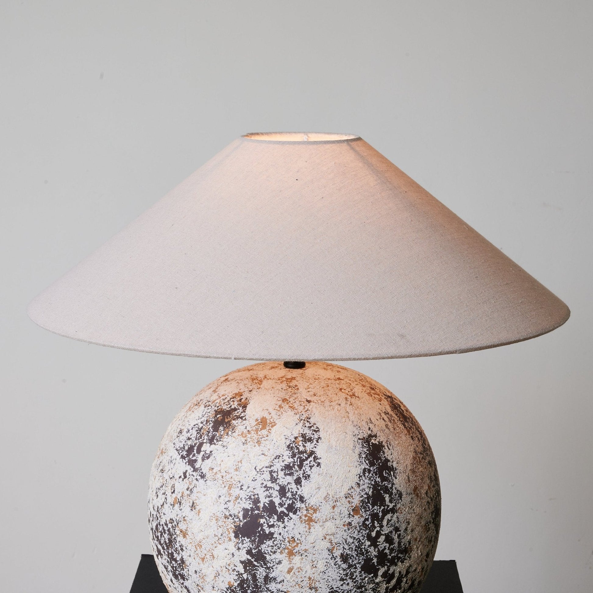 Kira Modern Table Lamp-Neutral Decor