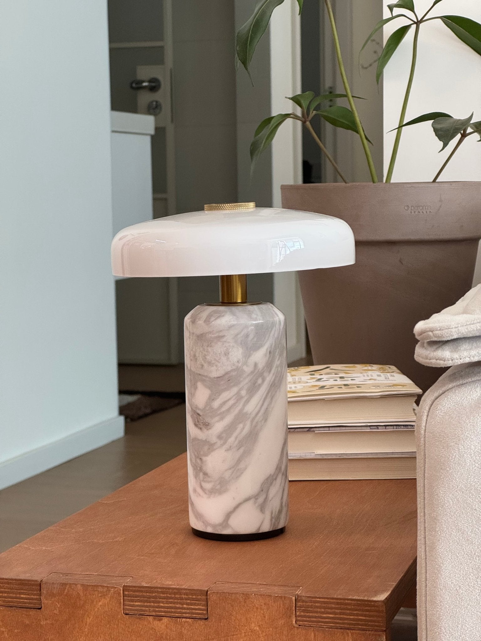 Ryvek Modern Marble Table Lamp-Neutral Decor