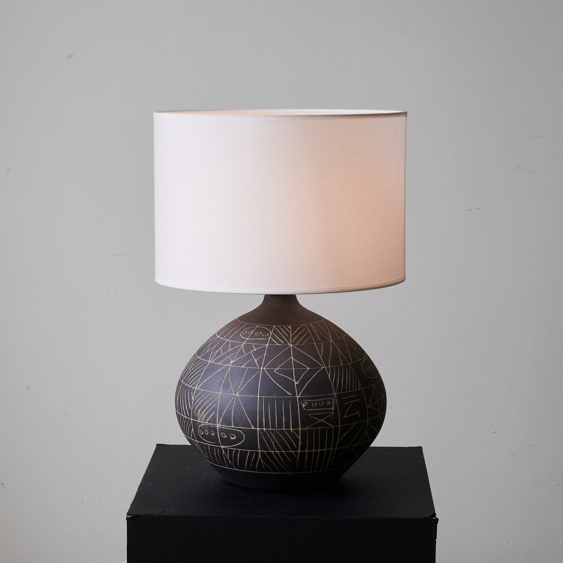 Alex Minimalist Table Lamp-Neutral Decor