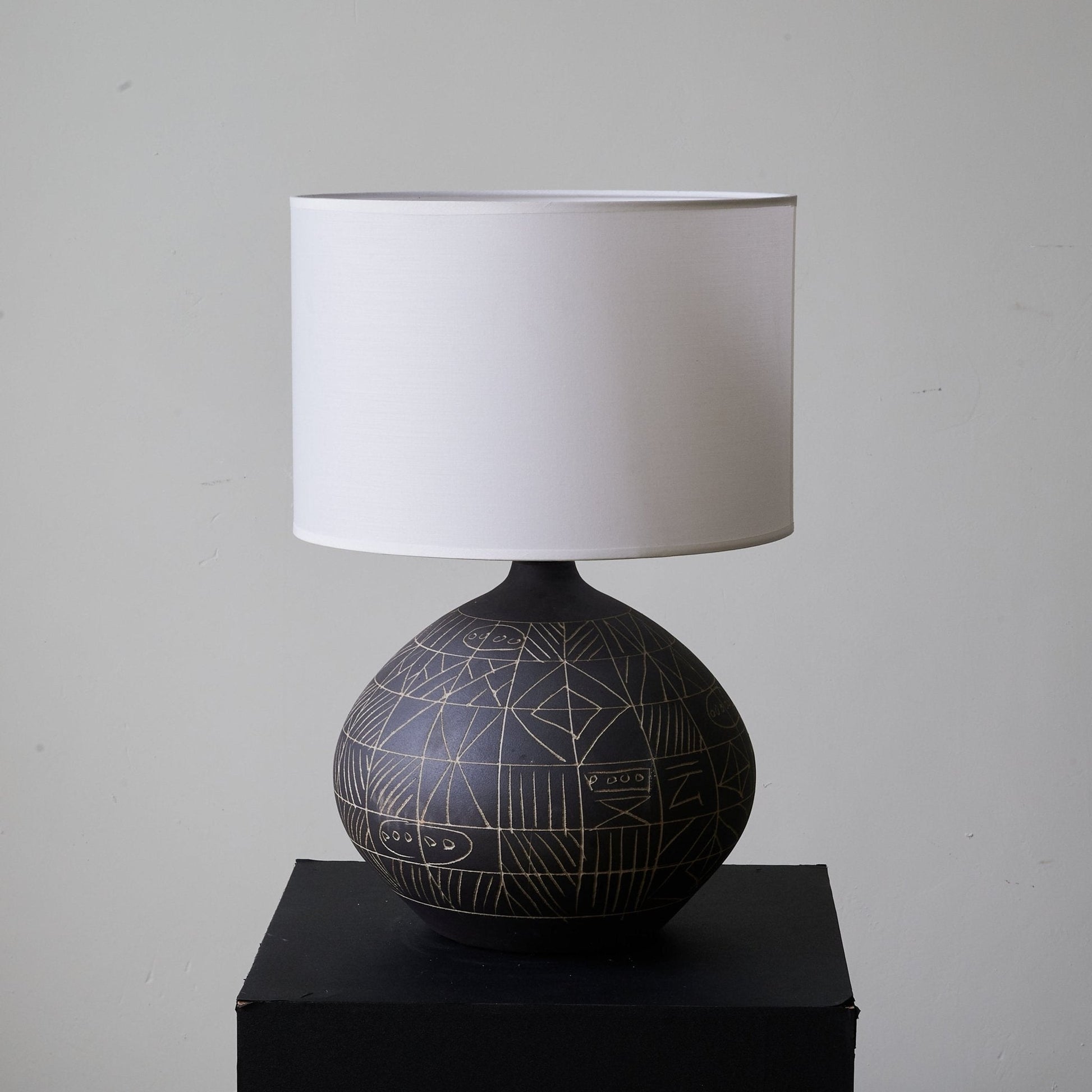 Alex Minimalist Table Lamp-Neutral Decor