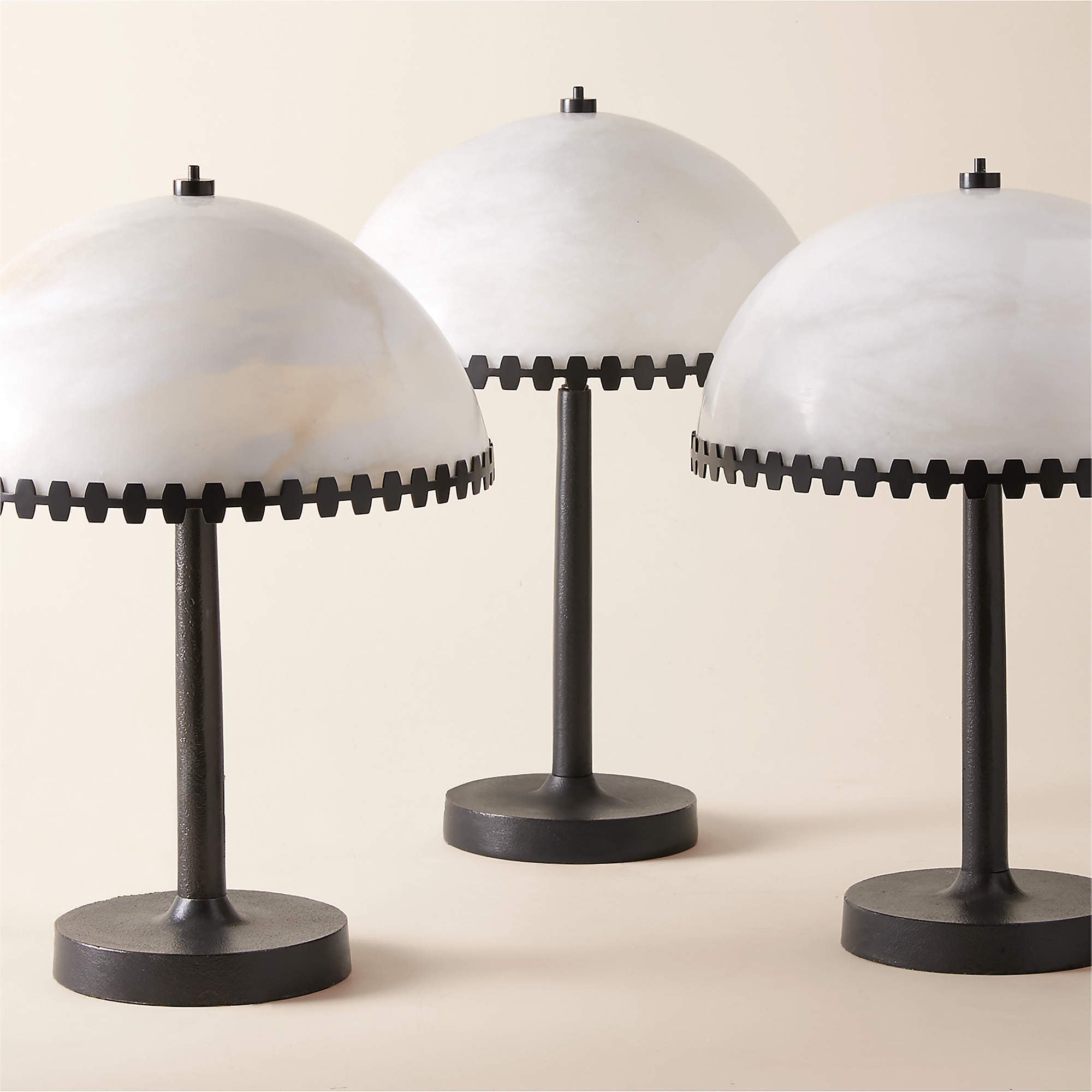 Nuxs Elegant Alabaster Dome Table Lamp-Neutral Decor
