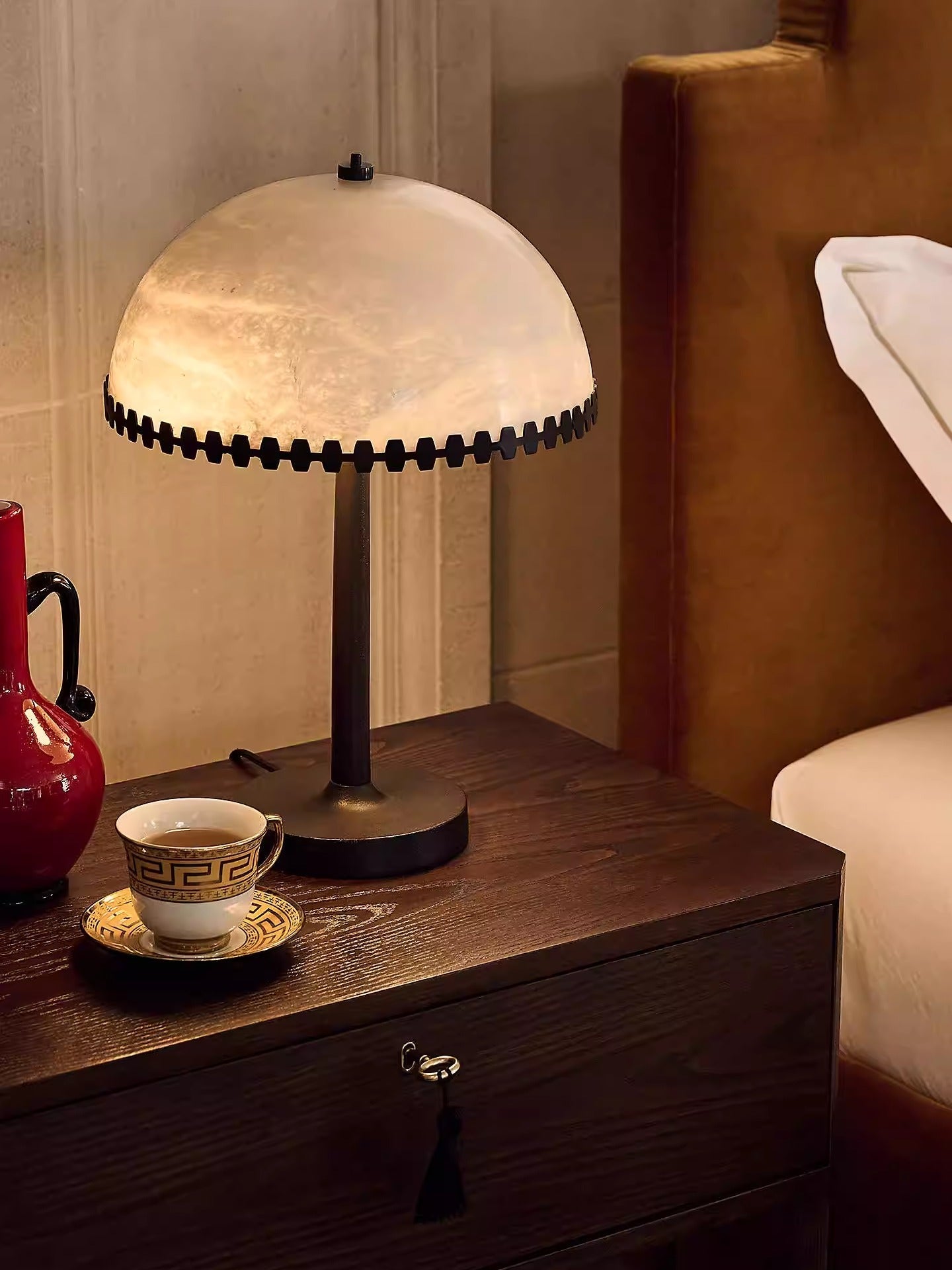 Nuxs Elegant Alabaster Dome Table Lamp-Neutral Decor