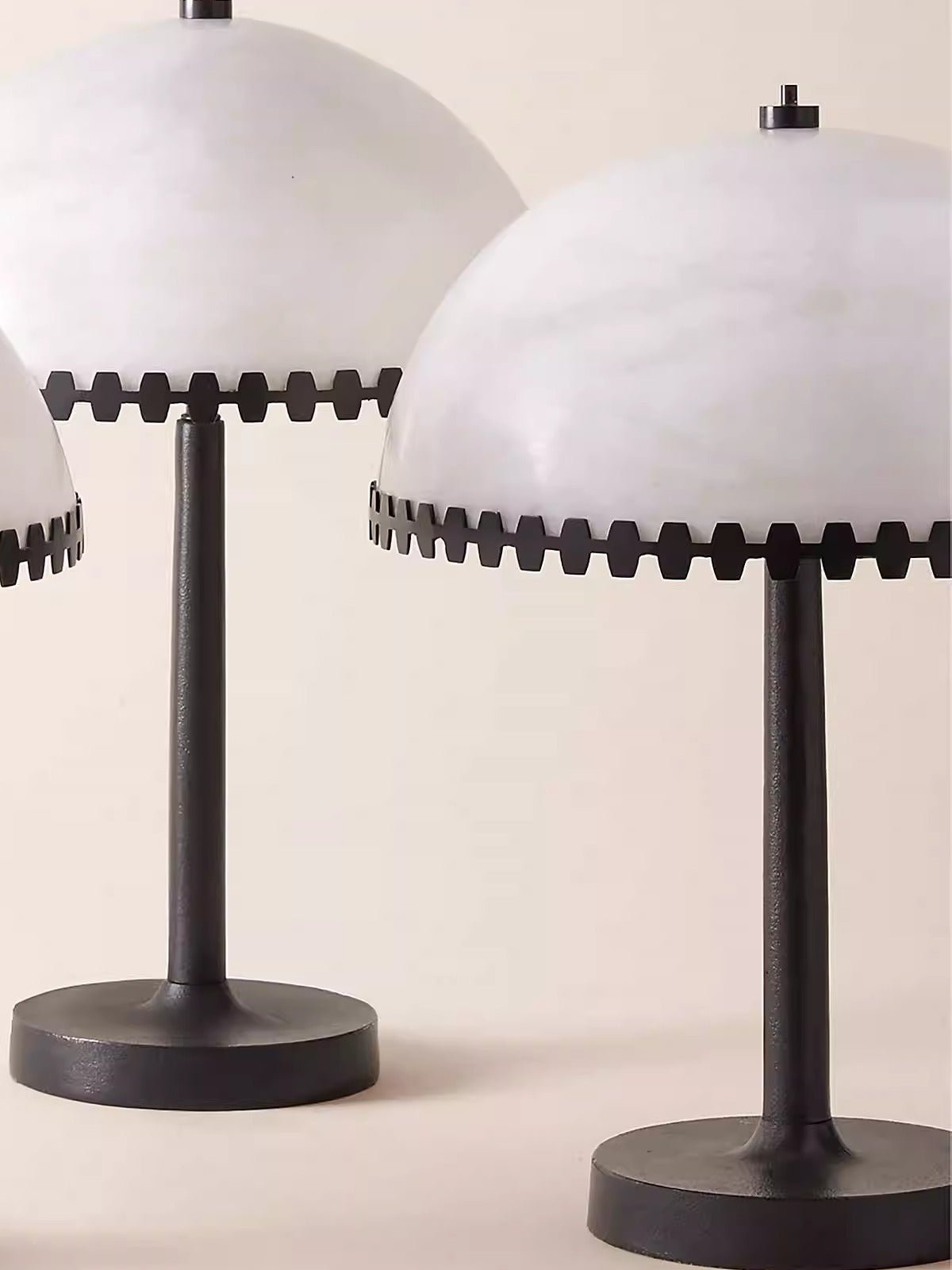Nuxs Elegant Alabaster Dome Table Lamp-Neutral Decor