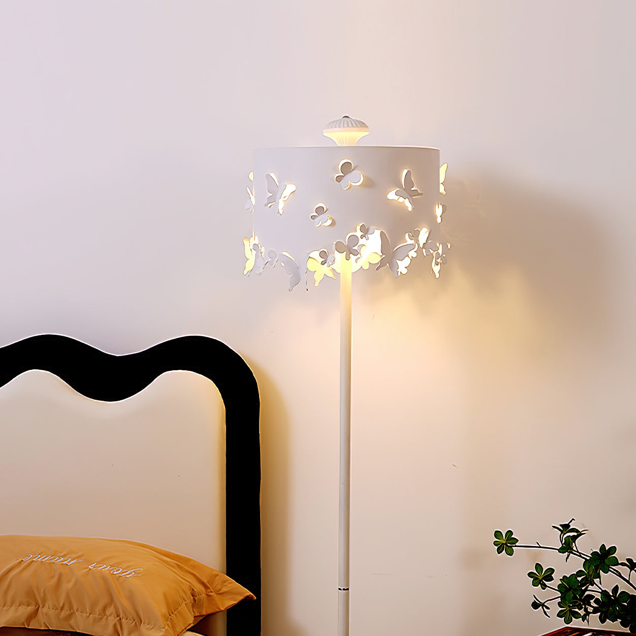 Eira Floor Lamp