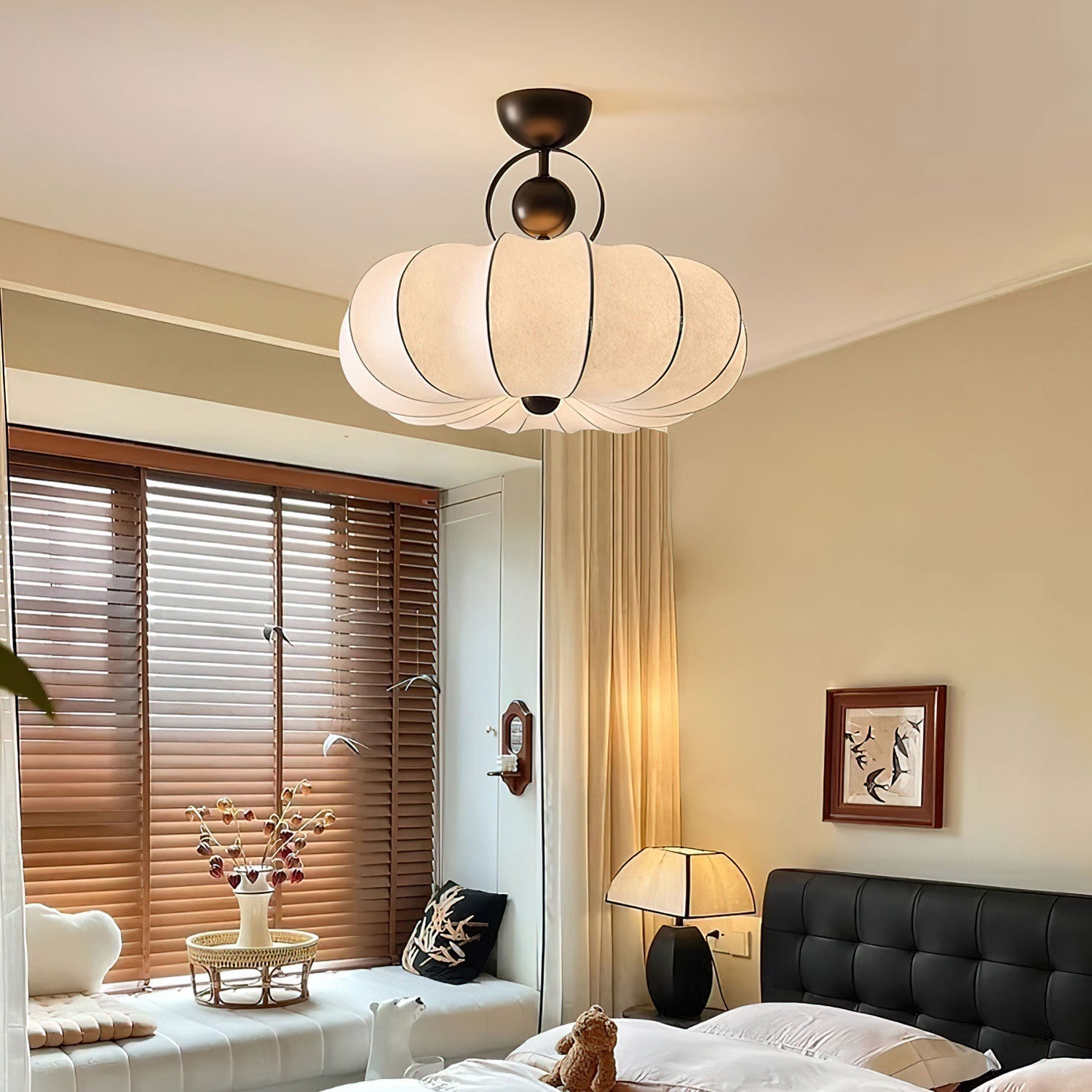 Yunshui Petal Fabric Bronze Pendant Light-Neutral Decor