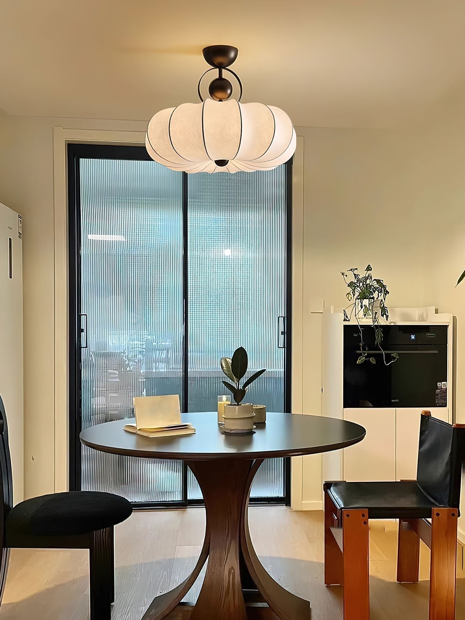 Yunshui Petal Fabric Bronze Pendant Light-Neutral Decor