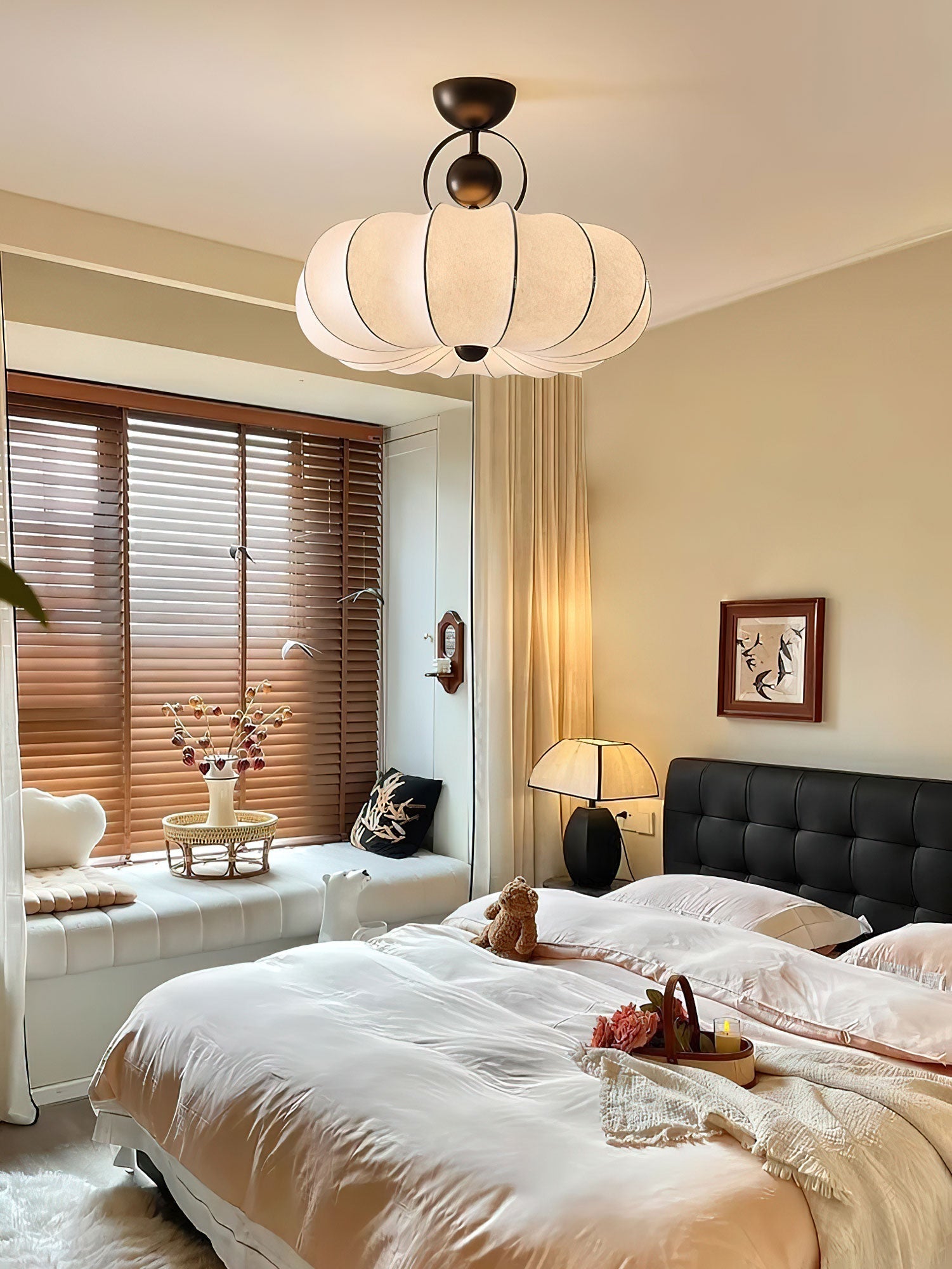 Yunshui Petal Fabric Bronze Pendant Light-Neutral Decor