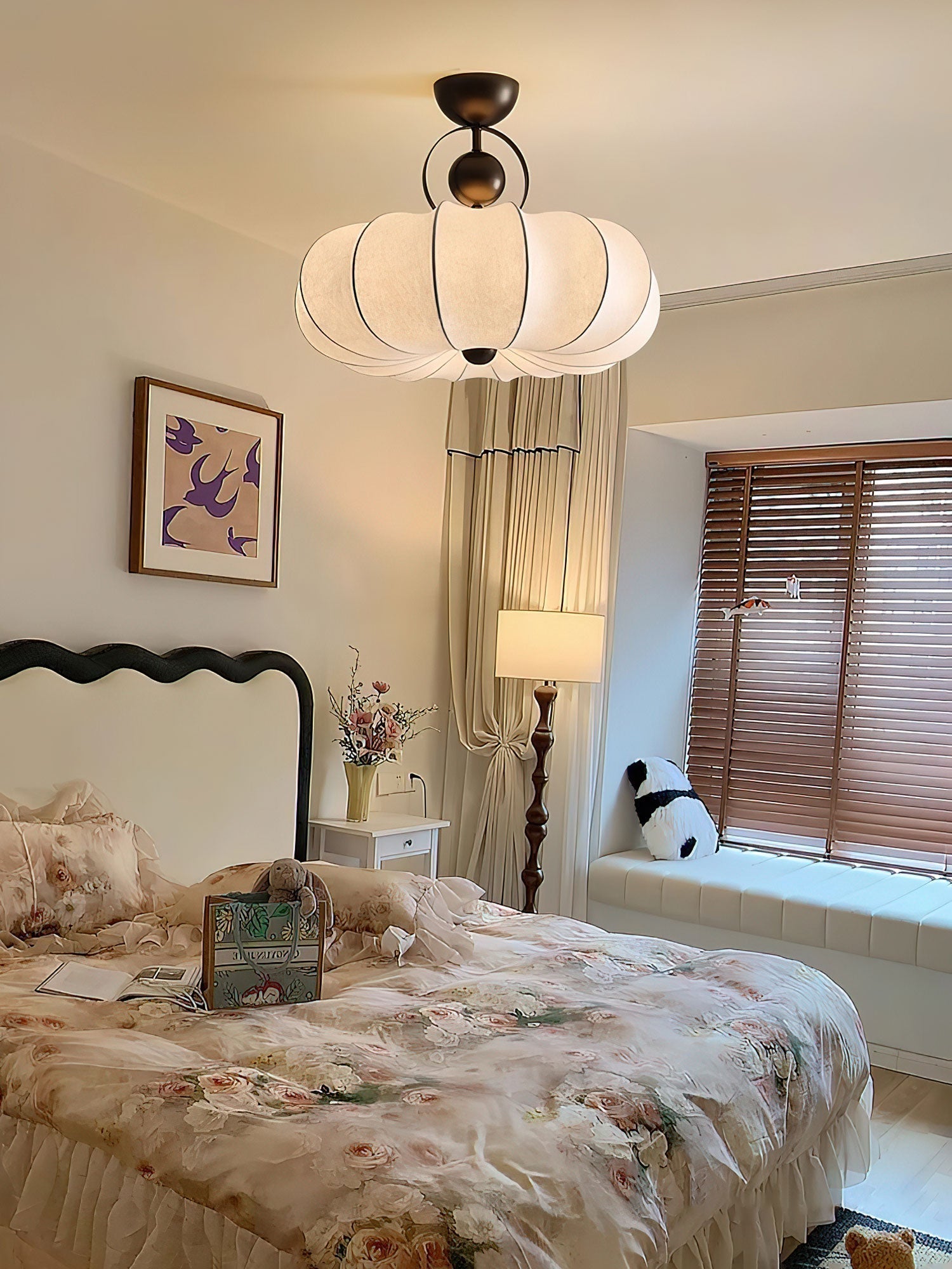 Yunshui Petal Fabric Bronze Pendant Light-Neutral Decor