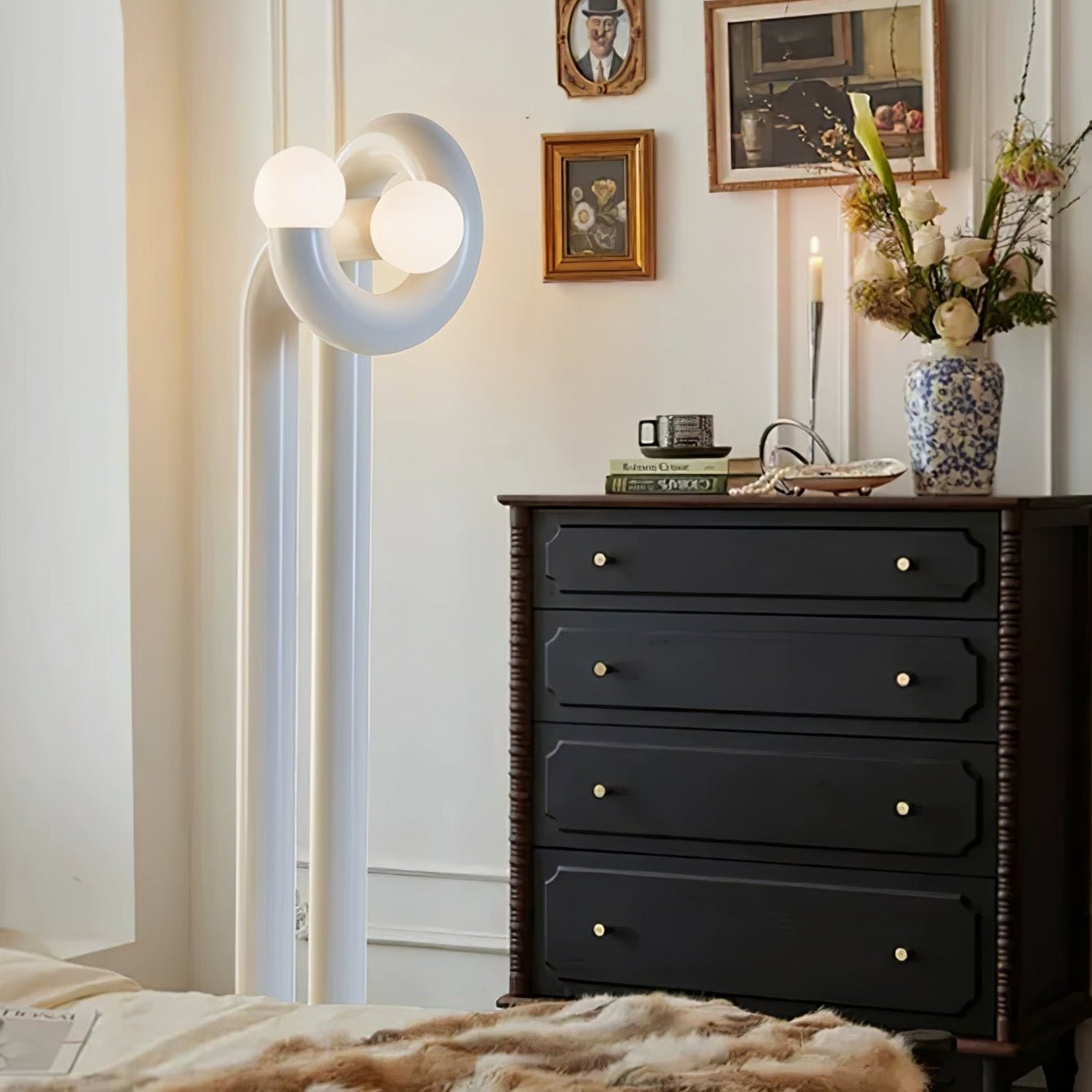Arraeila Sculptural Floor Lamp-Neutral Decor