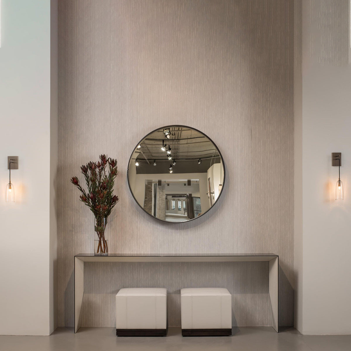 Lure Wall Lamp