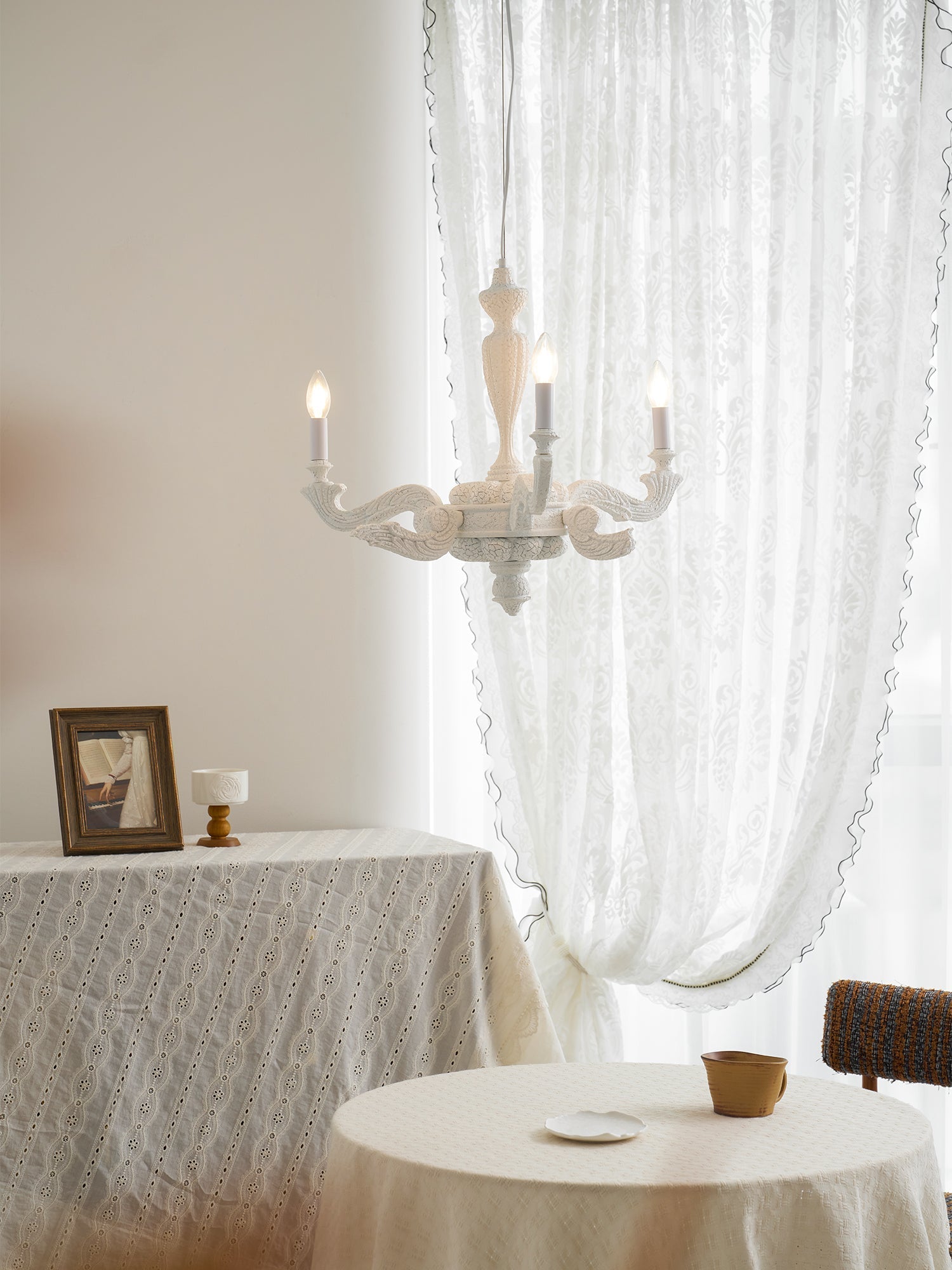 Blanche Chandelier