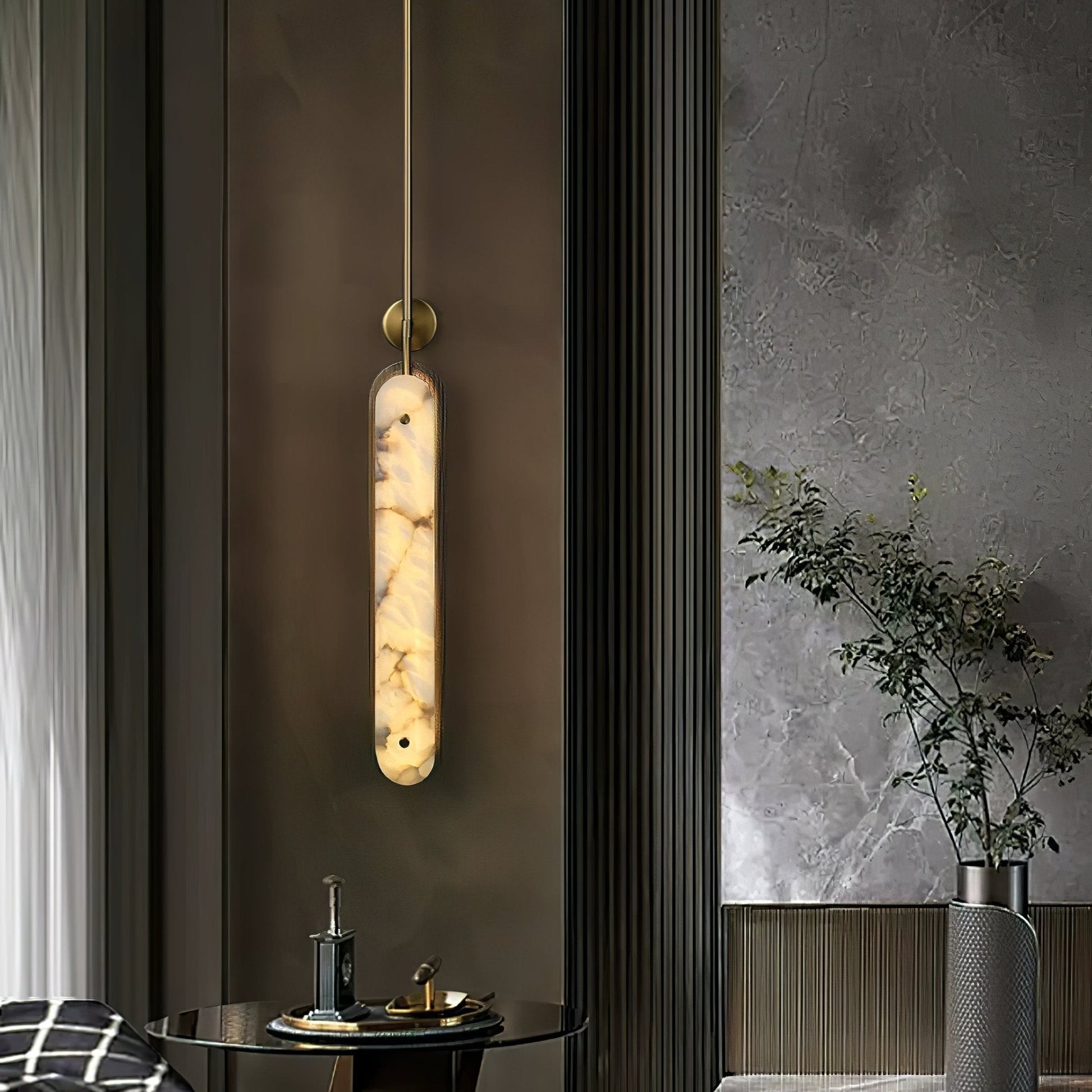 Ilaeir Vertical Alabaster Pendant Light-Neutral Decor
