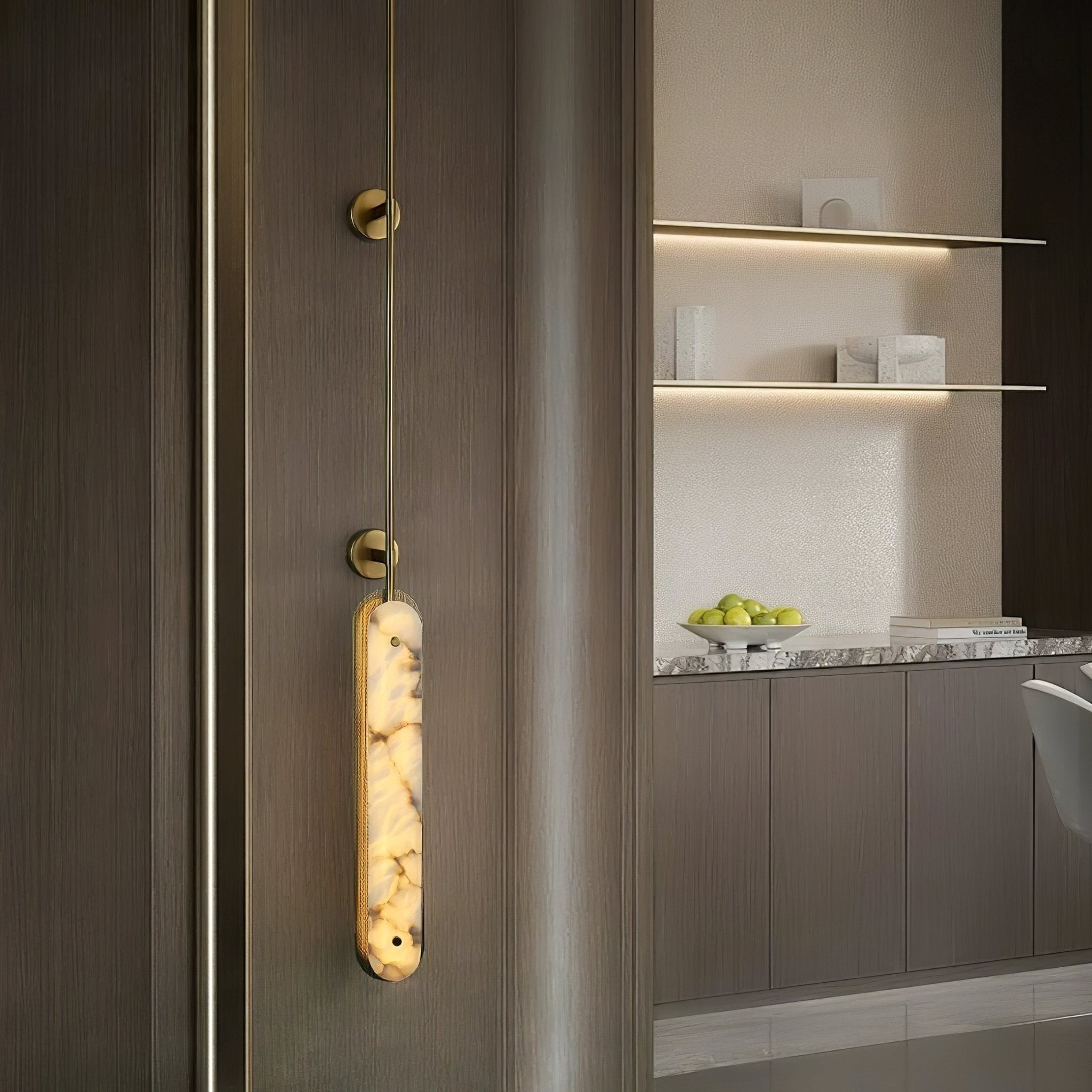 Ilaeir Vertical Alabaster Pendant Light-Neutral Decor
