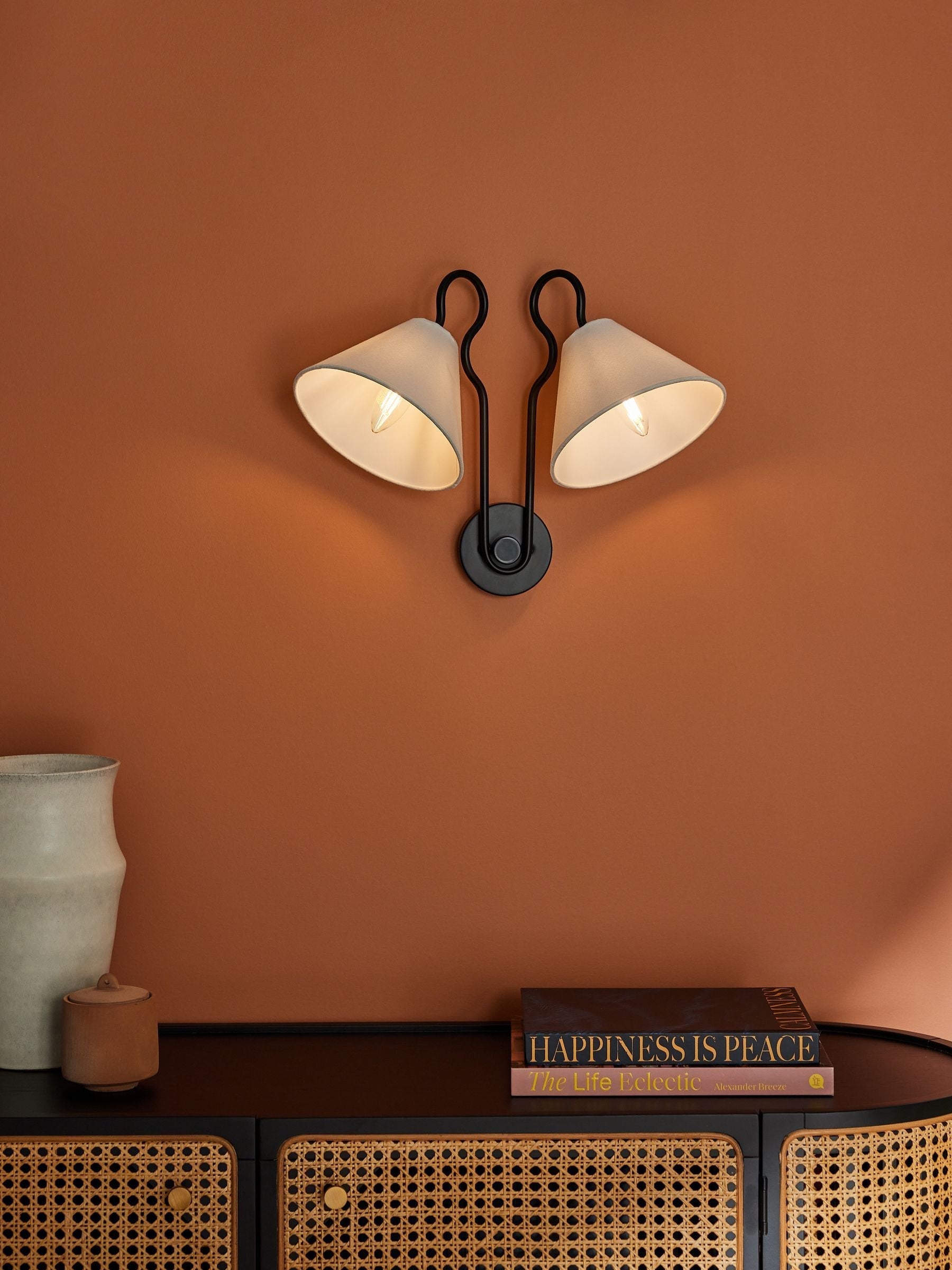Amara Wall Lamp