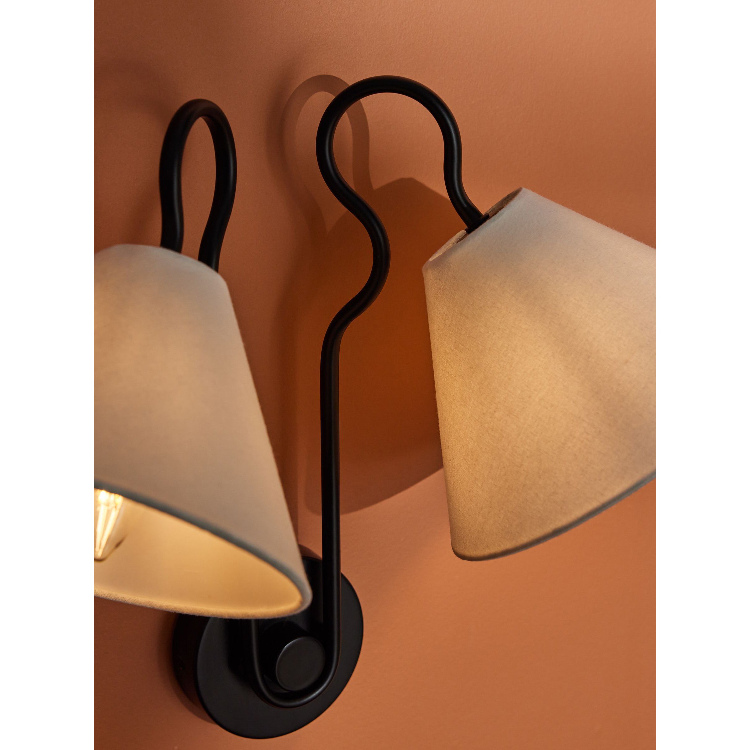 Amara Wall Lamp